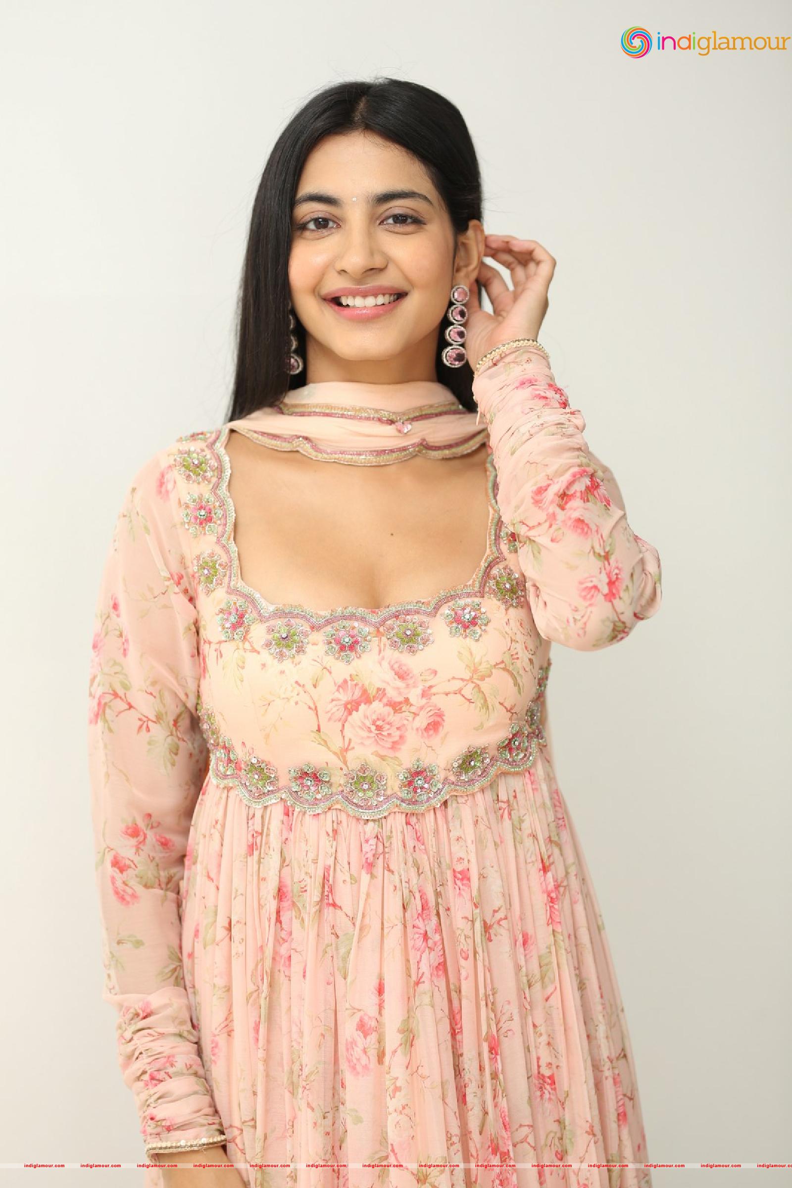 Pragathi Srivastava Actress hd photo