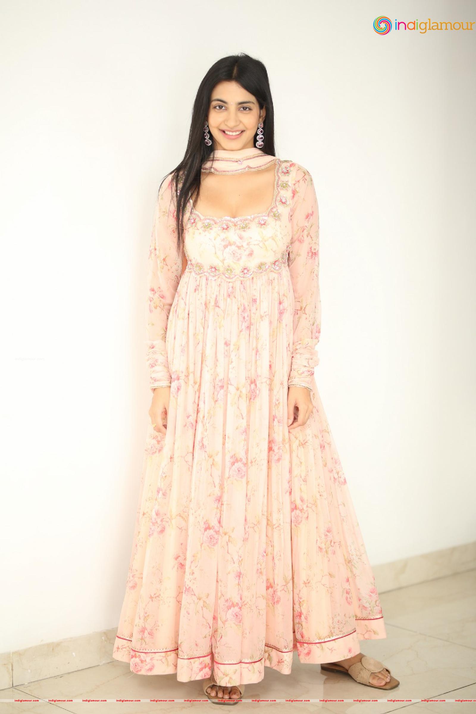 Pragathi Srivastava Actress hd photo