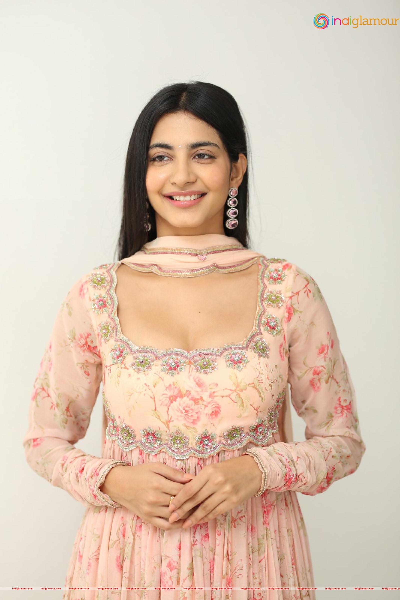 Pragathi Srivastava Actress hd photo