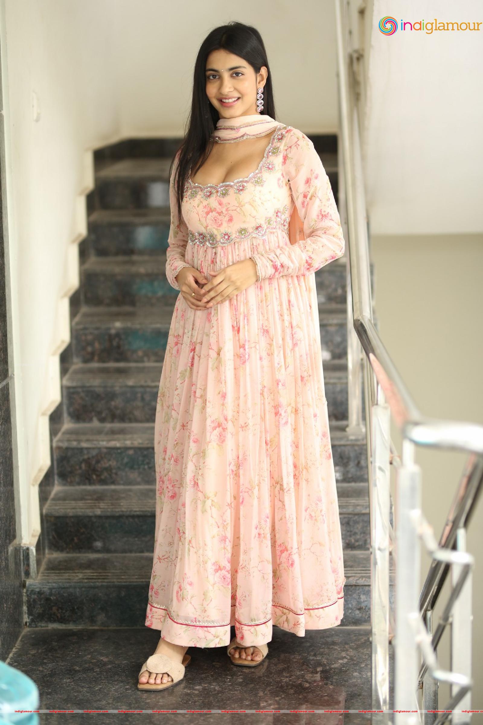 Pragathi Srivastava Actress hd photo