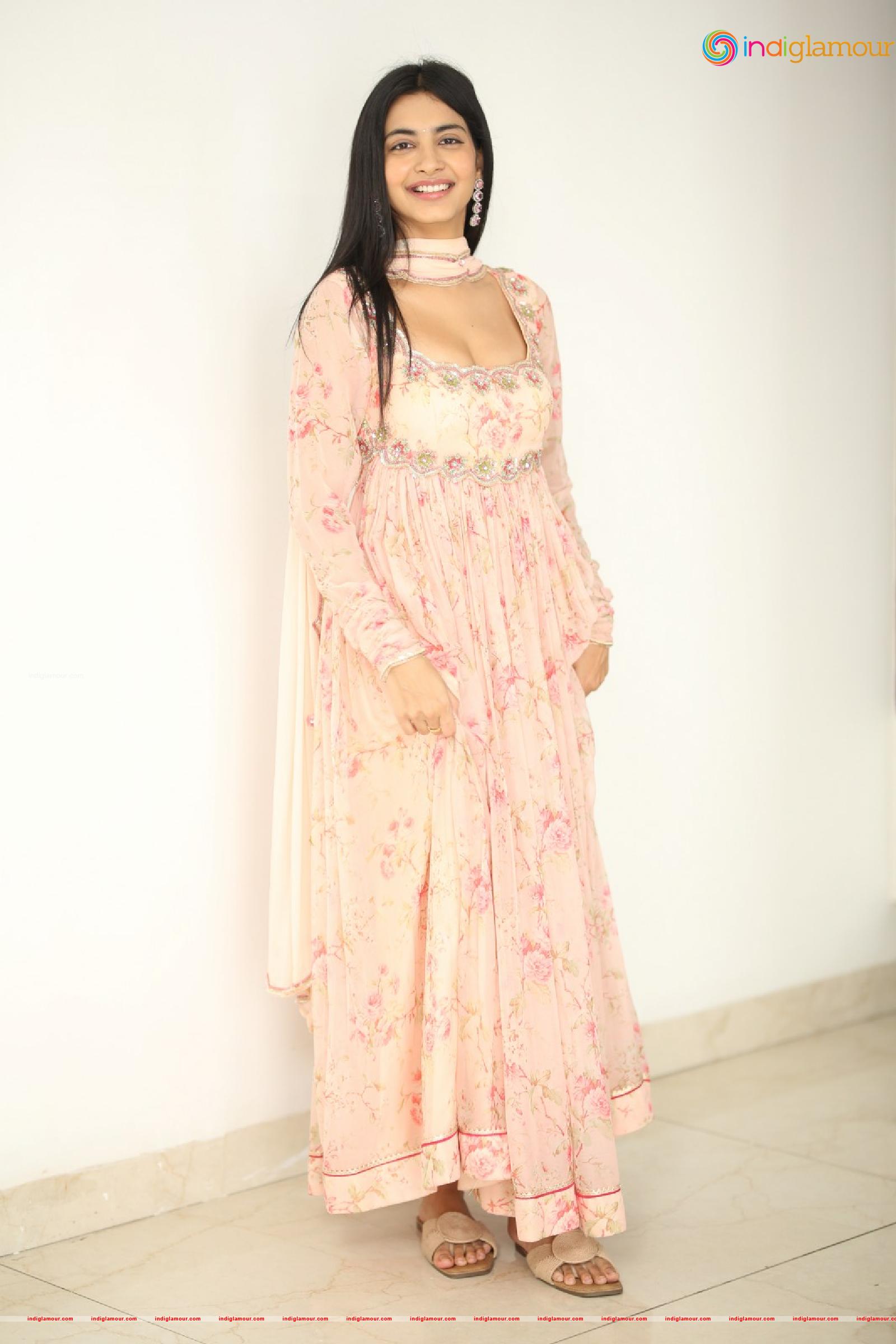 Pragathi Srivastava Actress hd photo