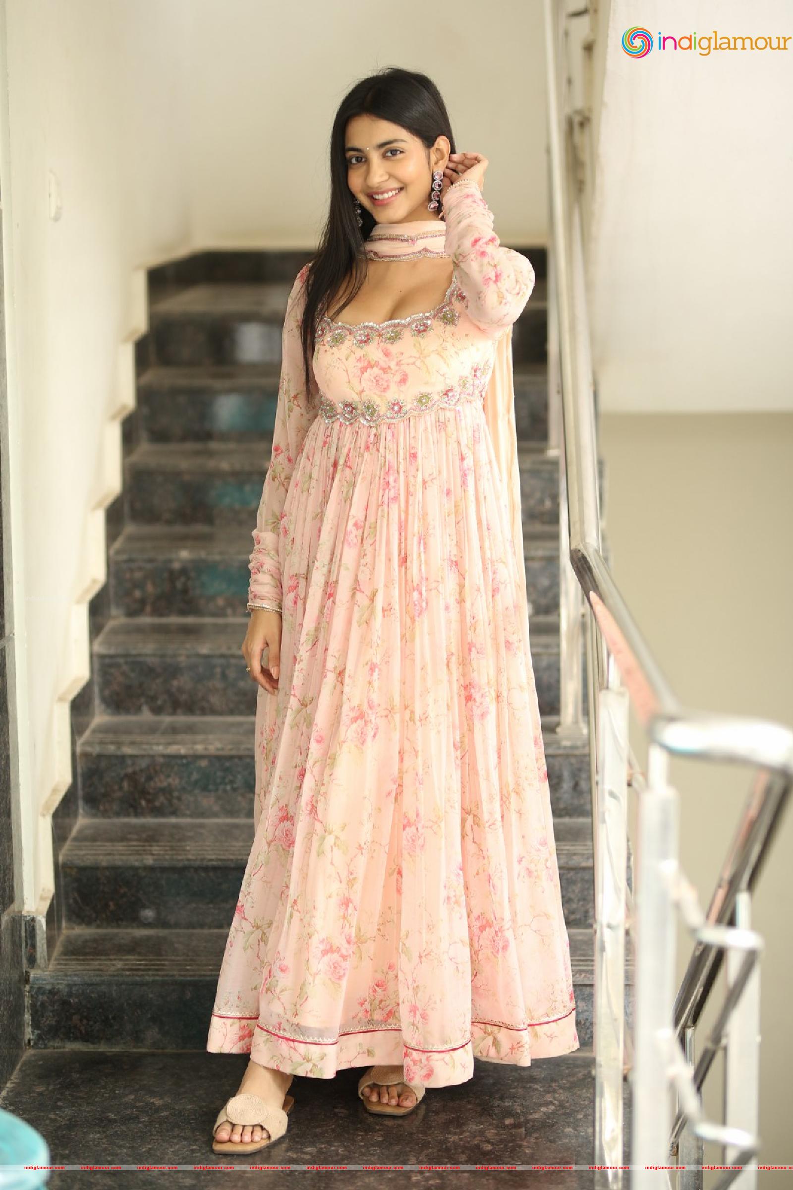 Pragathi Srivastava Actress hd photo