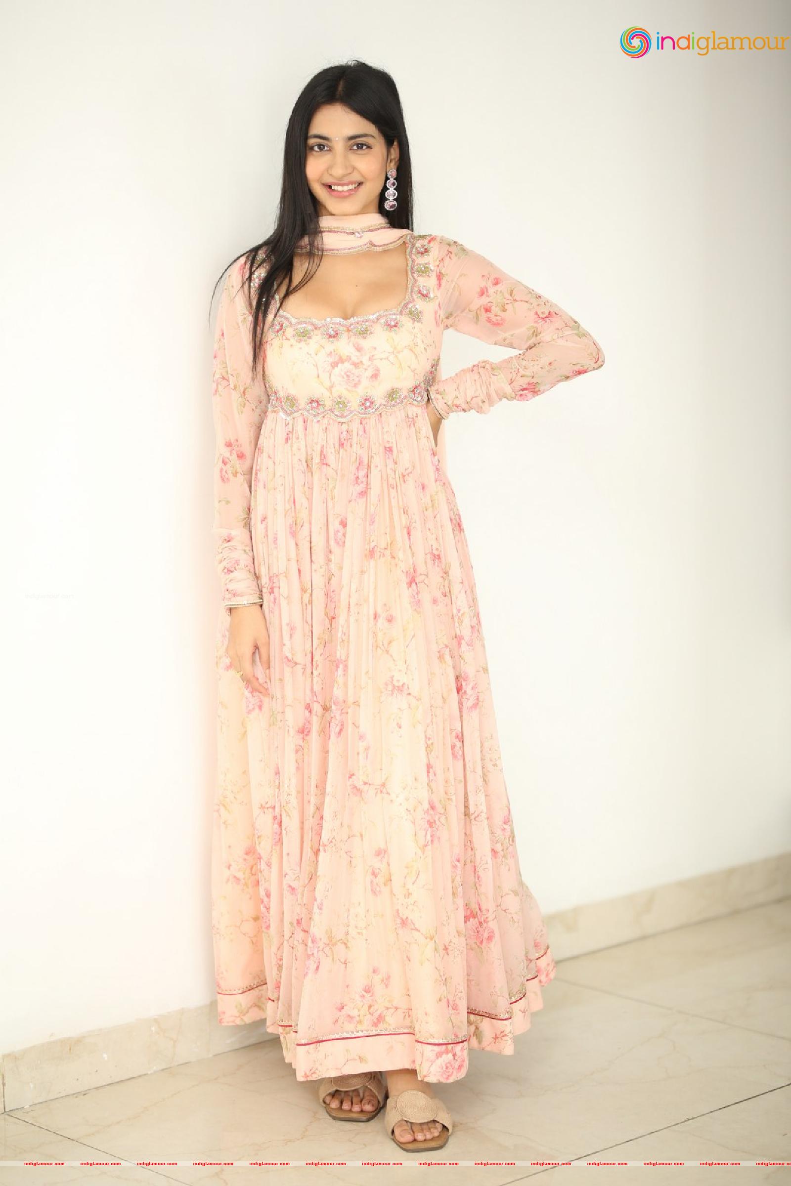Pragathi Srivastava Actress hd photo