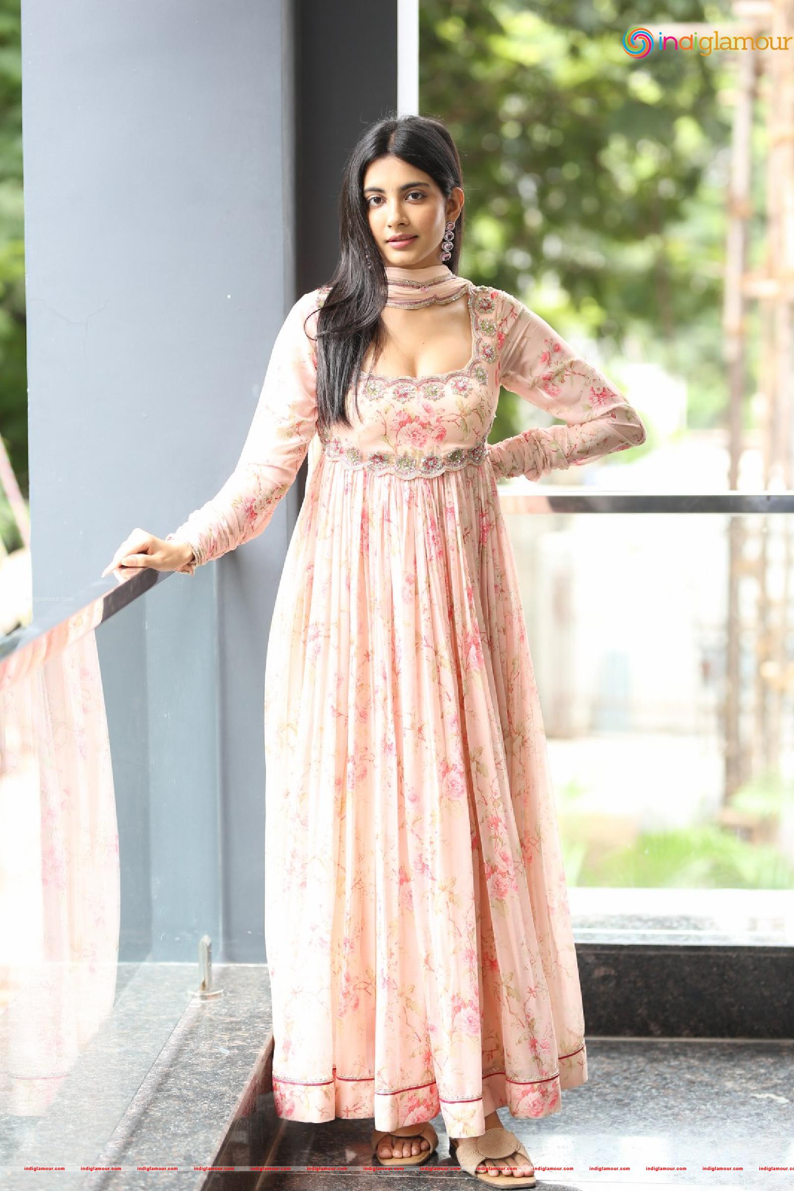 Pragathi Srivastava Actress hd photo