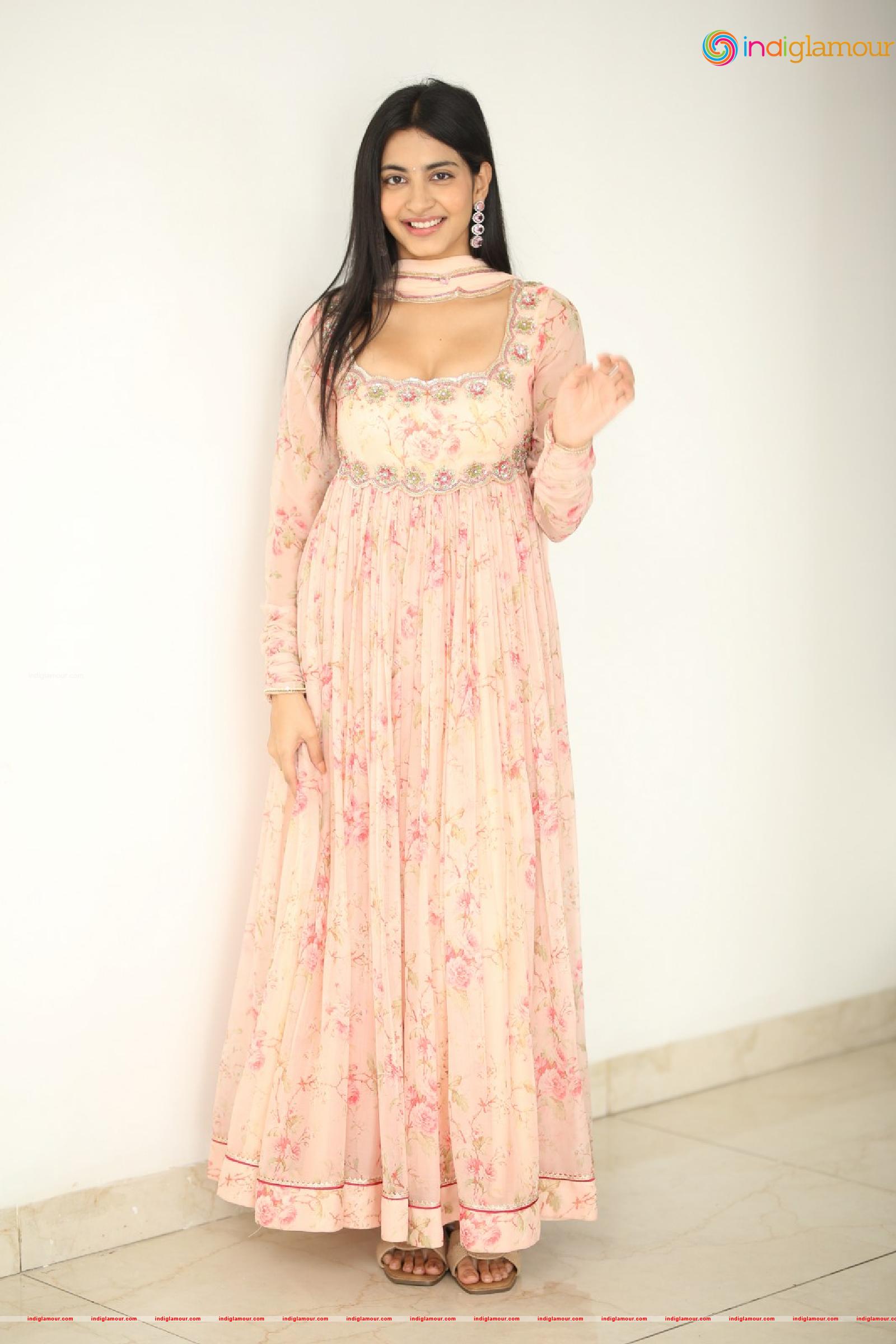 Pragathi Srivastava Actress hd photo