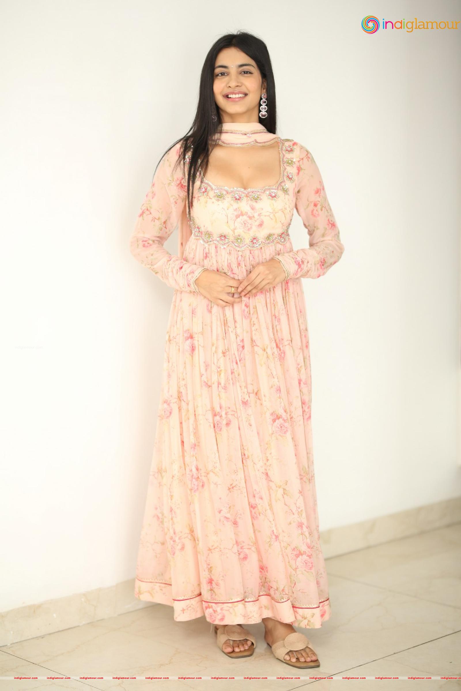Pragathi Srivastava Actress hd photo