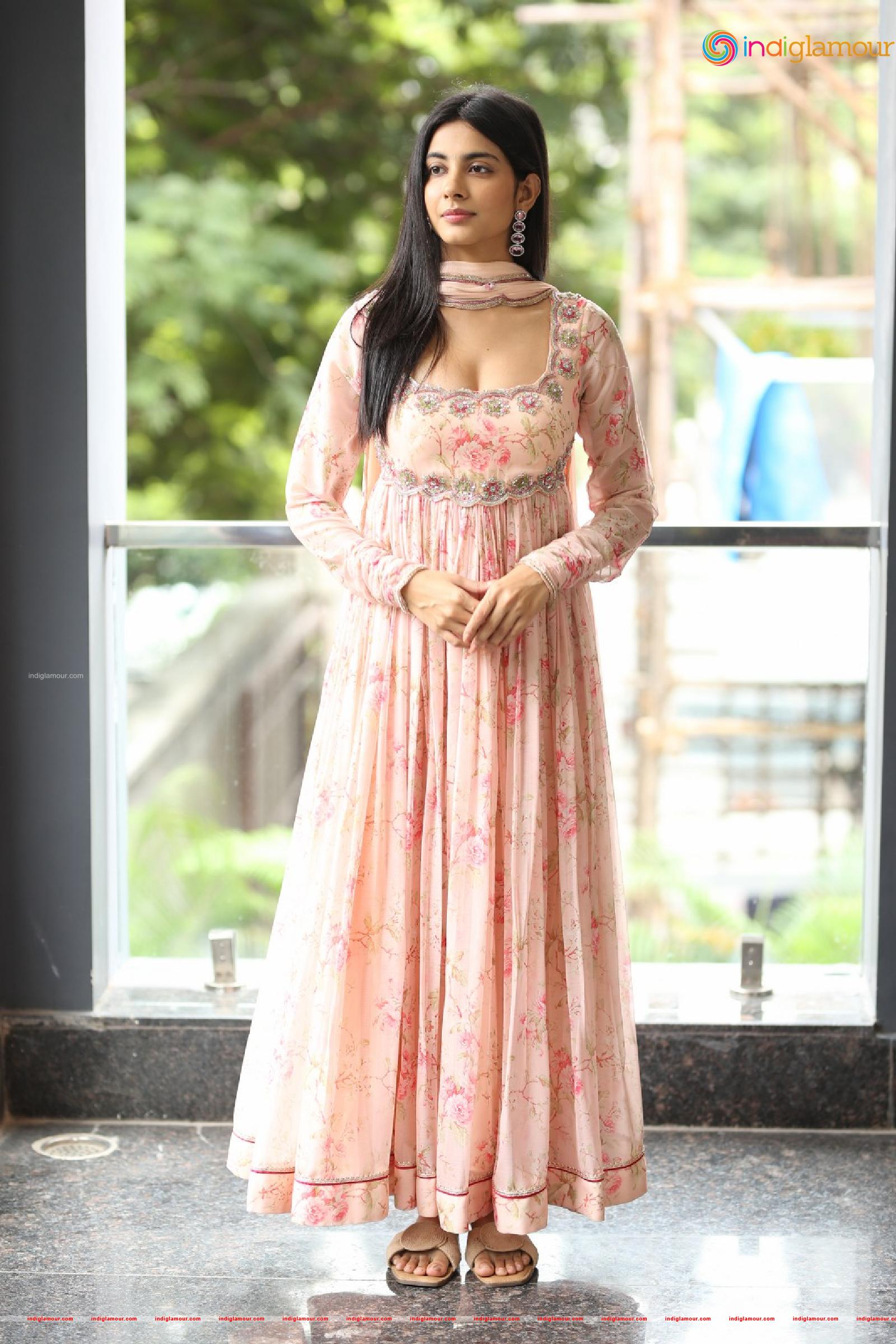 Pragathi Srivastava Actress hd photo