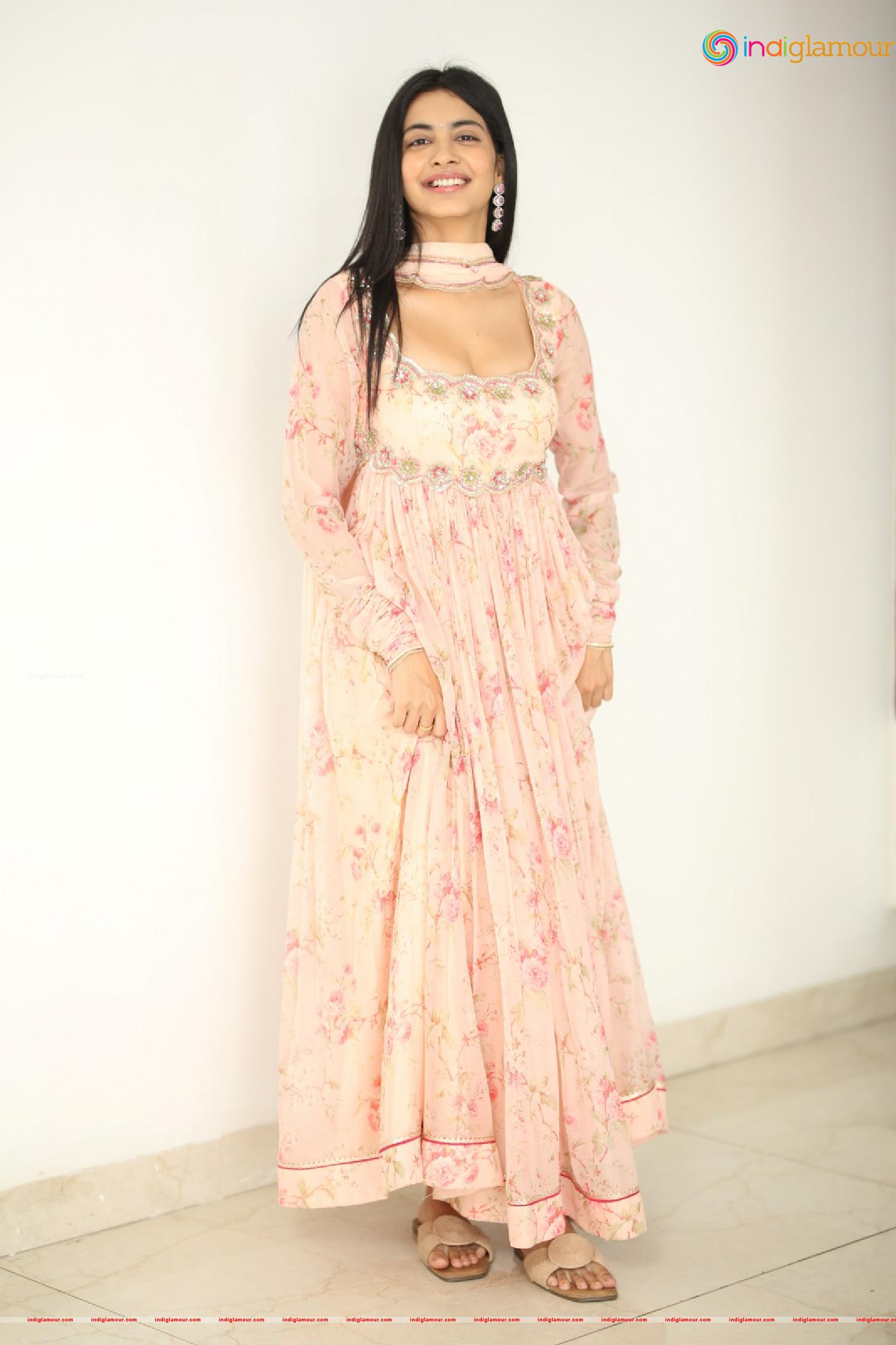 Pragathi Srivastava Actress hd photo
