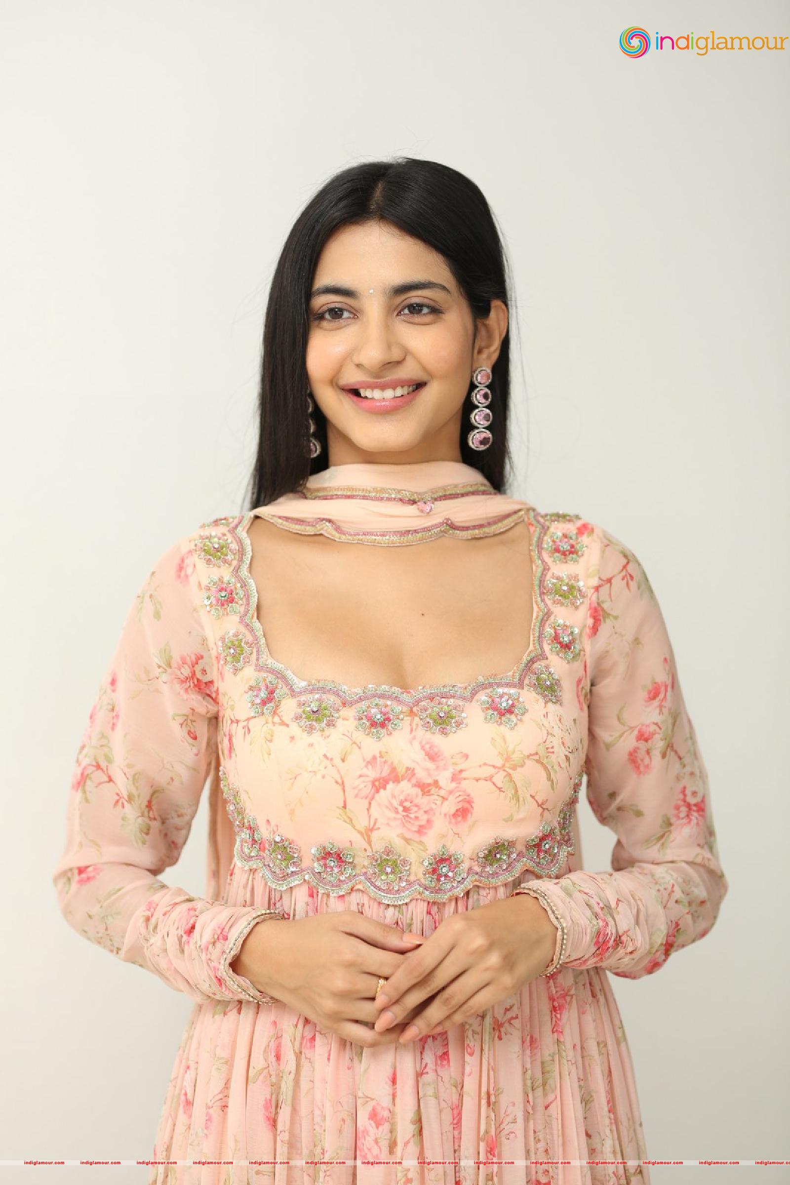 Pragathi Srivastava Actress hd photo