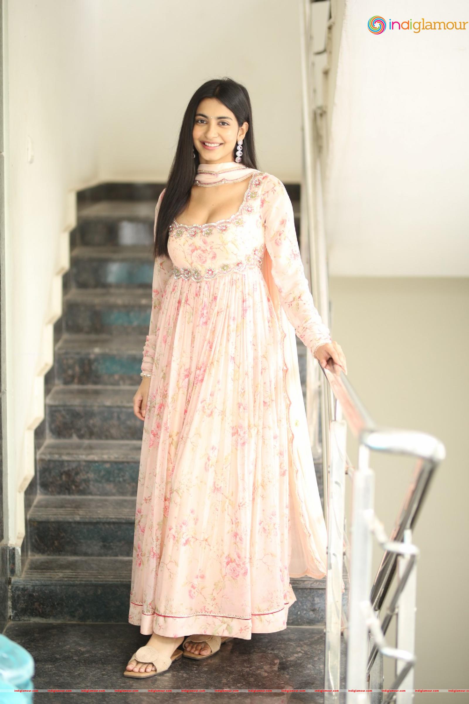 Pragathi Srivastava Actress hd photo