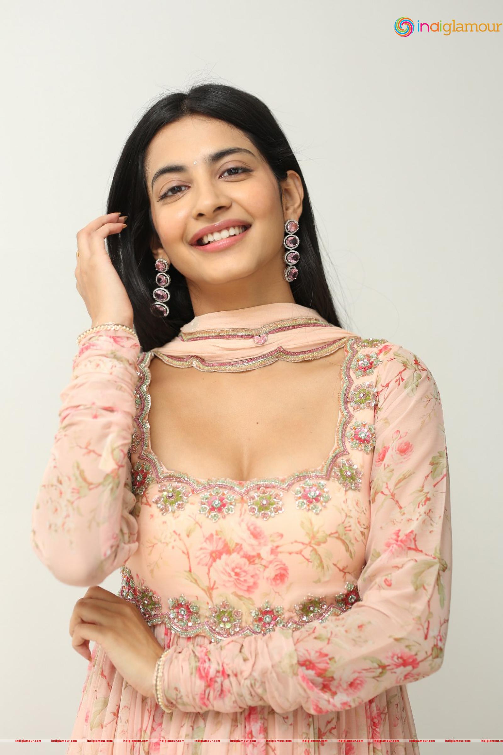 Pragathi Srivastava Actress hd photo