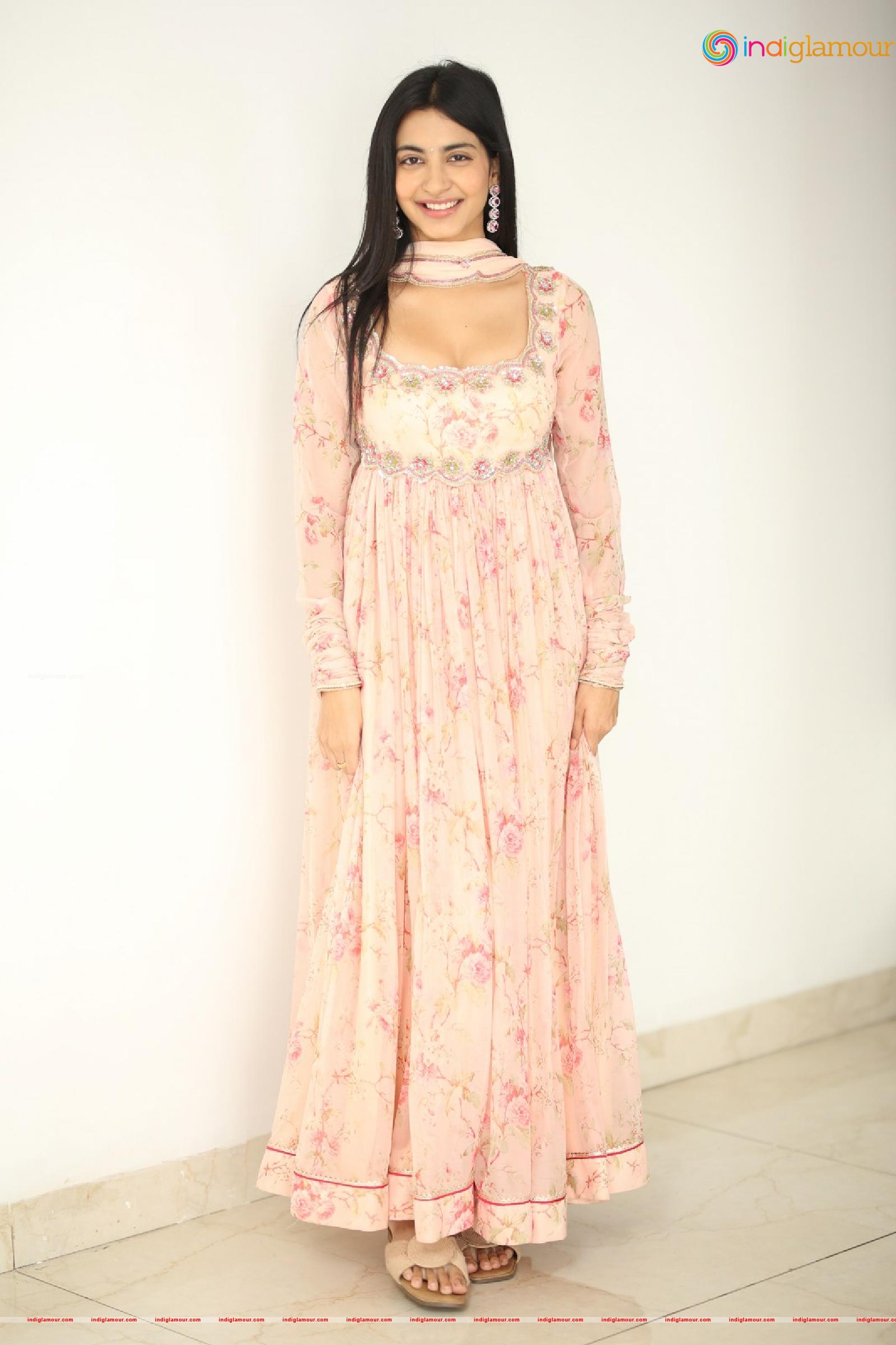 Pragathi Srivastava Actress hd photo