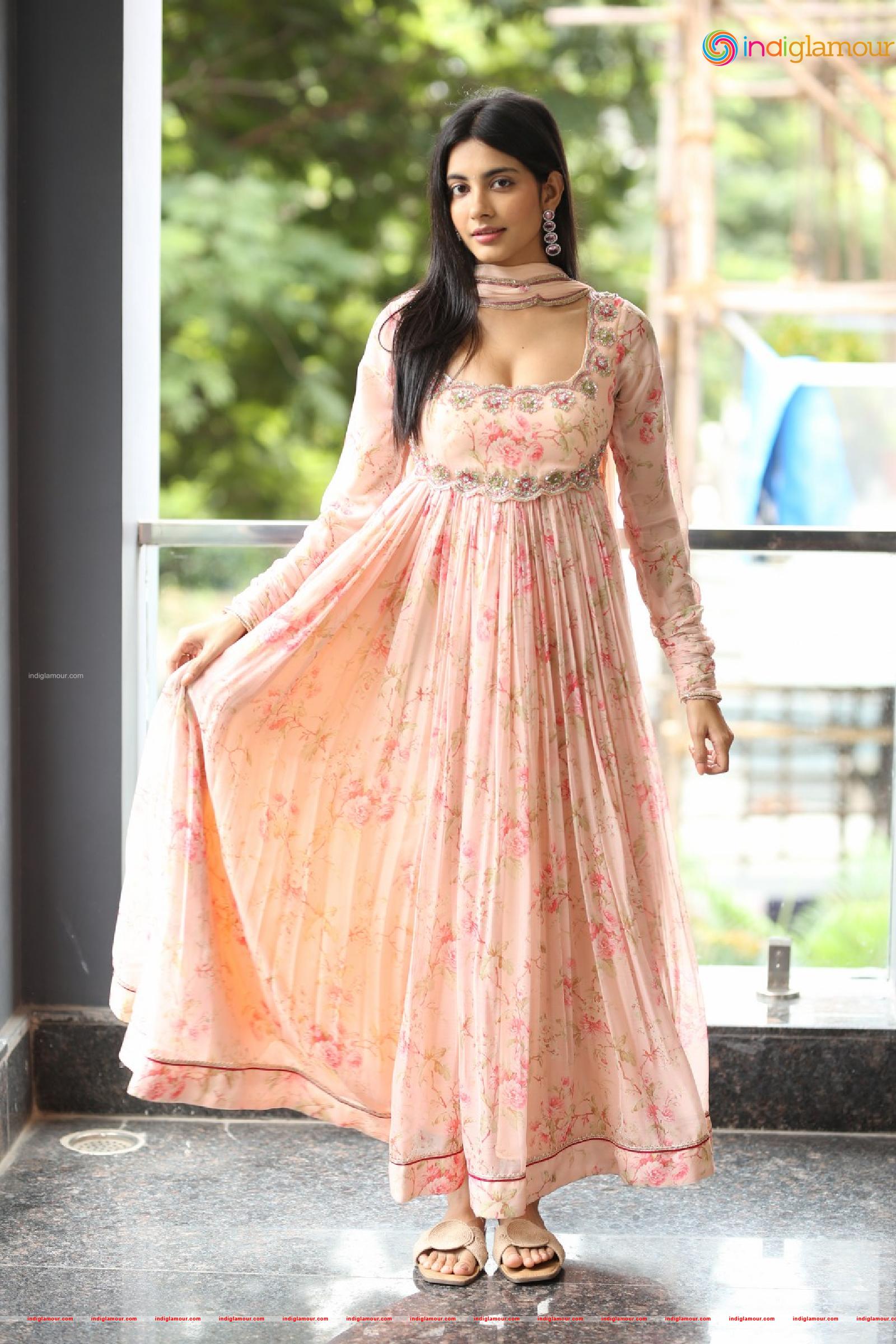 Pragathi Srivastava Actress hd photo