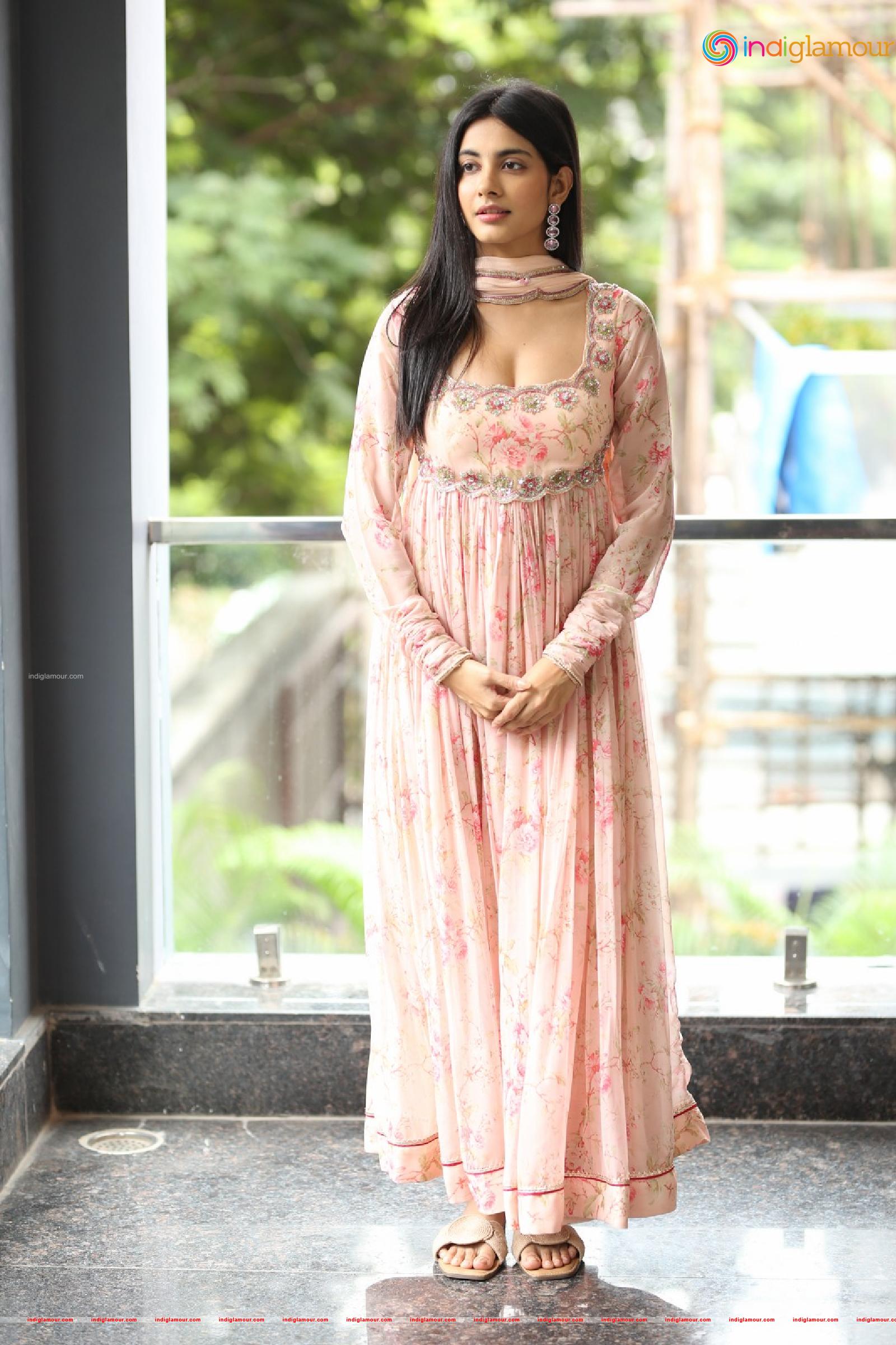 Pragathi Srivastava Actress hd photo