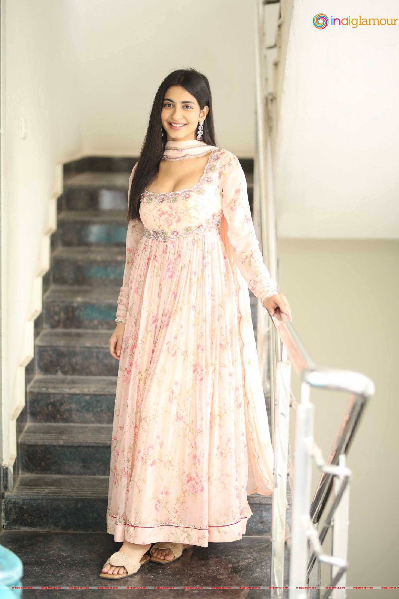 Pragathi Srivastava Actress hd photo