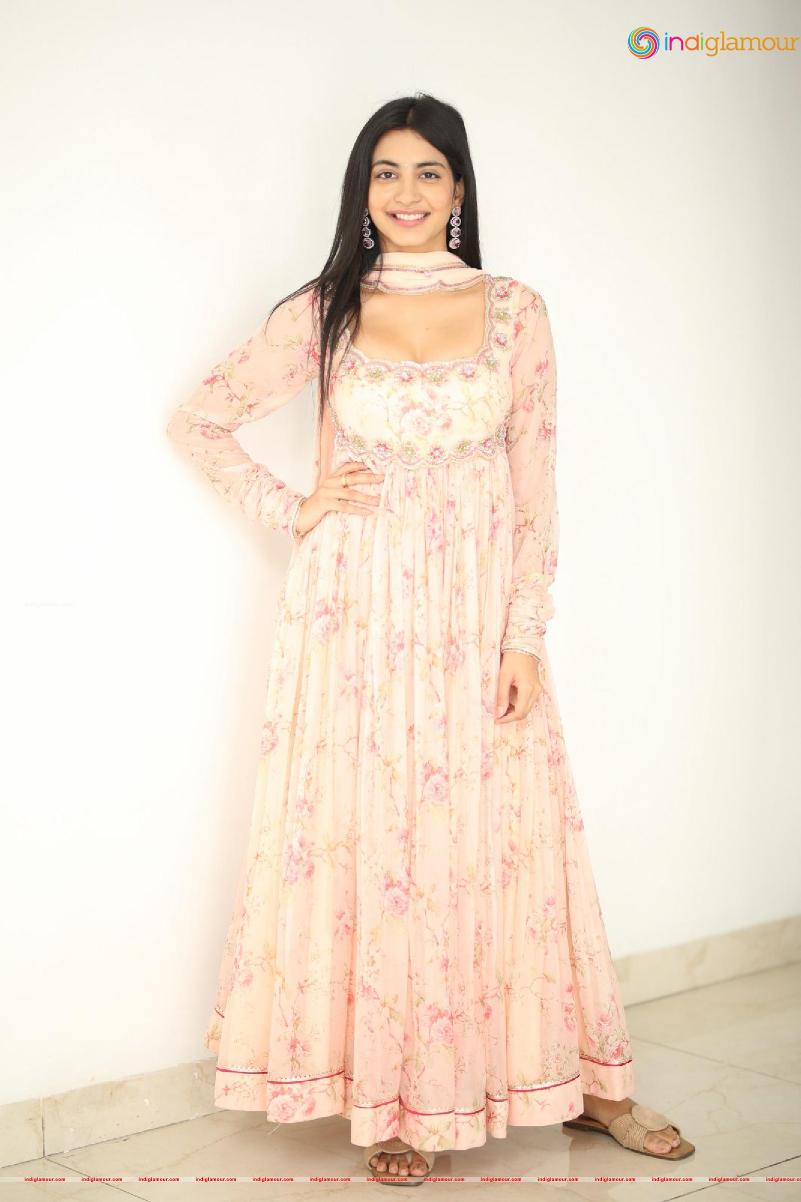 Pragathi Srivastava Actress hd photo