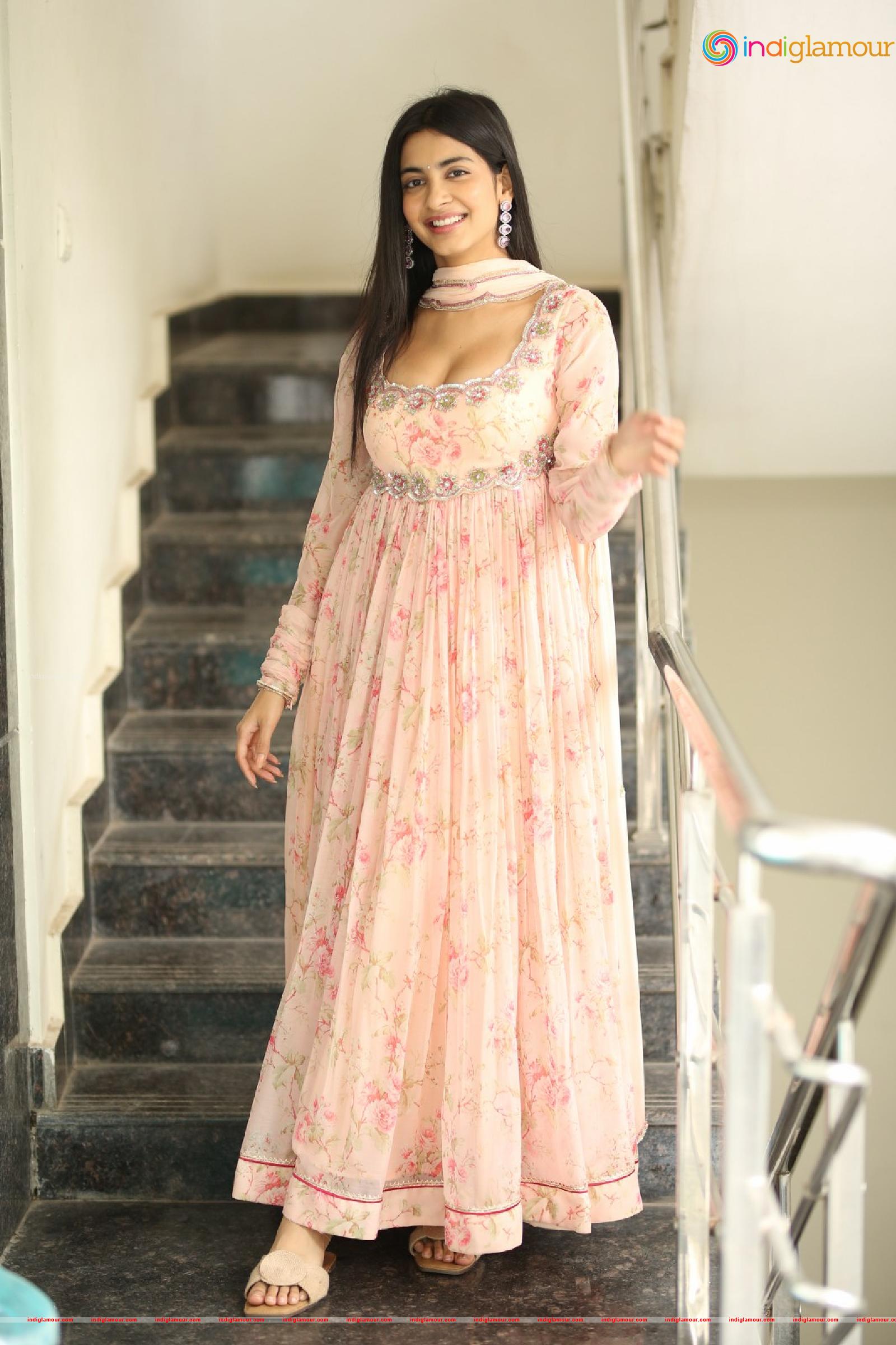 Pragathi Srivastava Actress hd photo