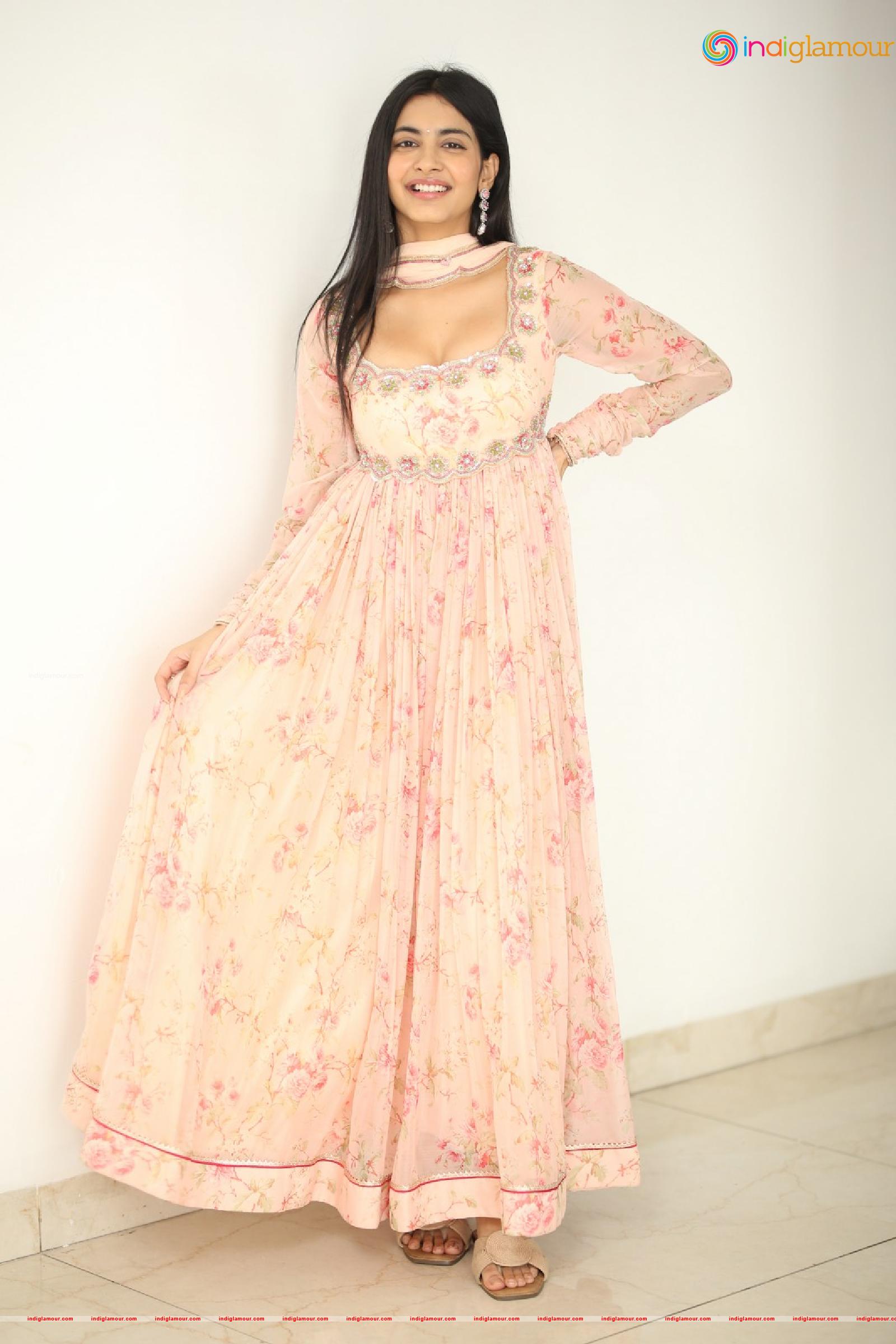 Pragathi Srivastava Actress hd photo