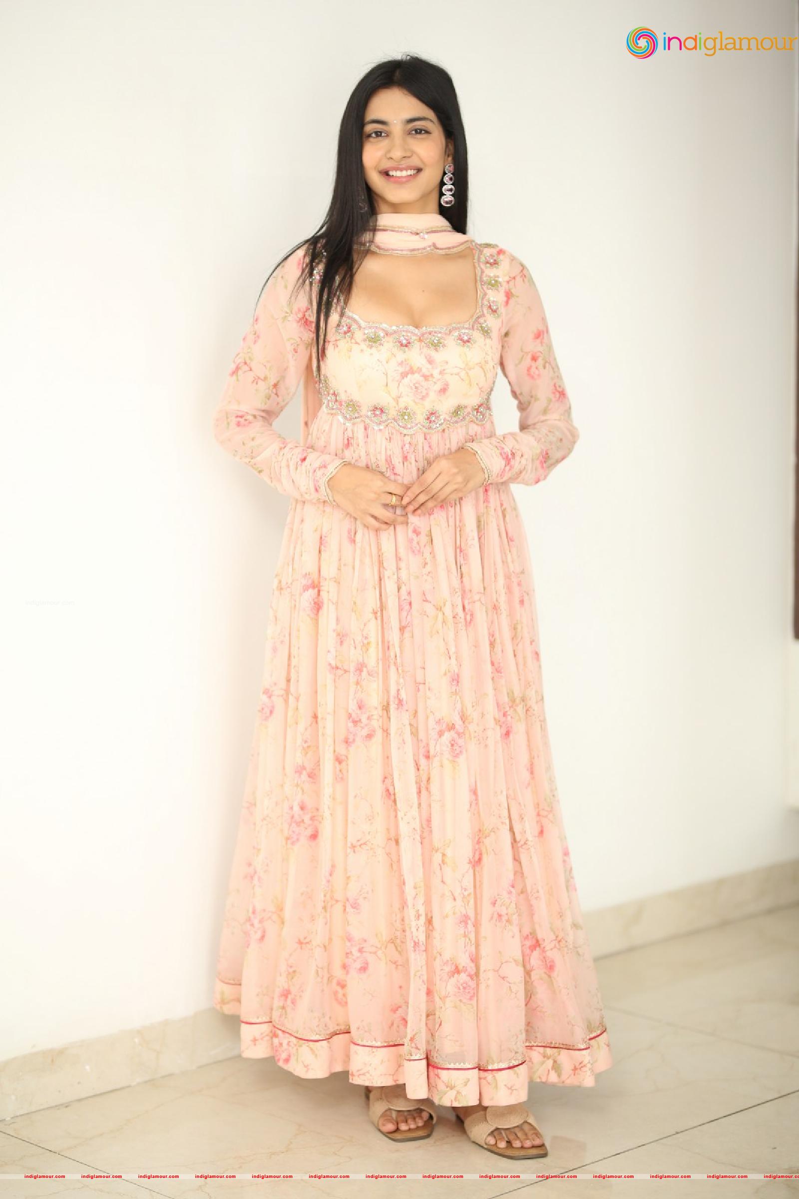 Pragathi Srivastava Actress hd photo