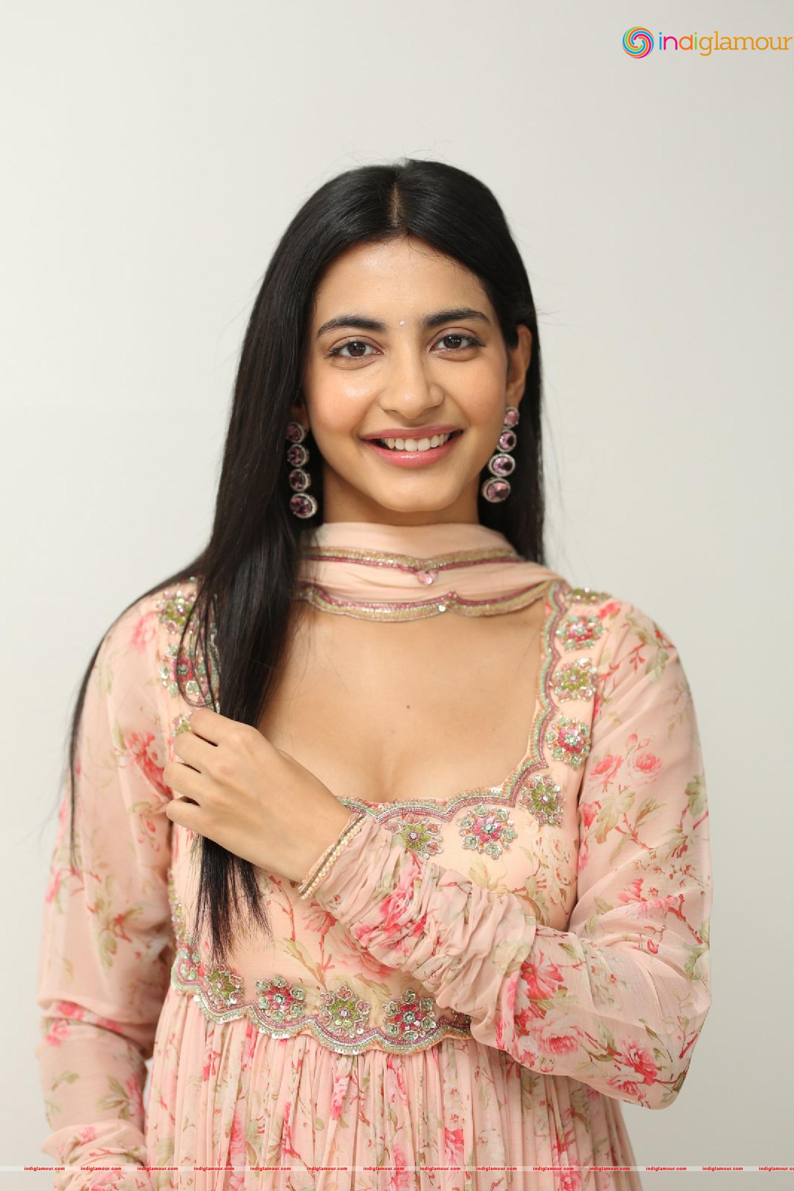 Pragathi Srivastava Actress hd photo