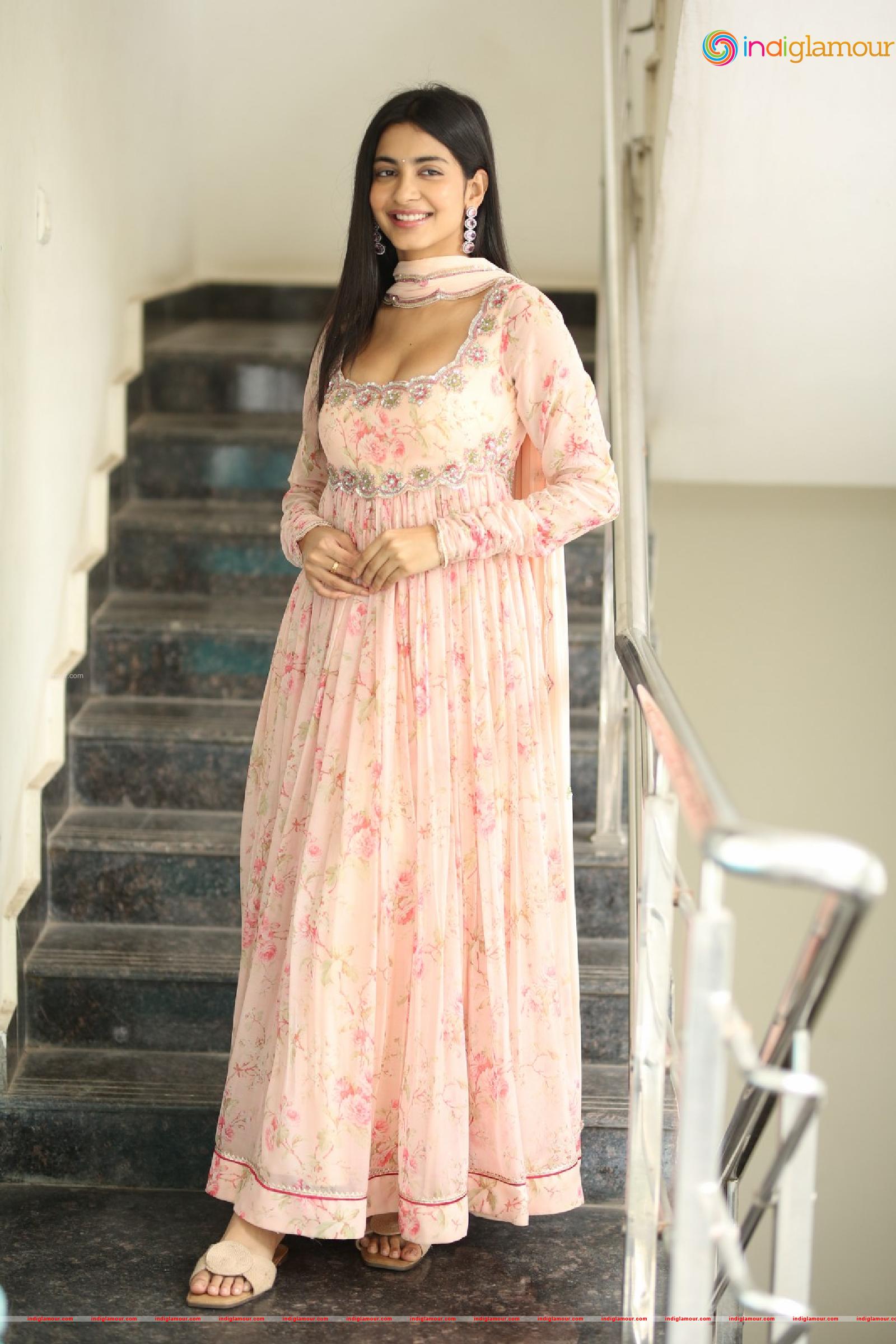 Pragathi Srivastava Actress hd photo