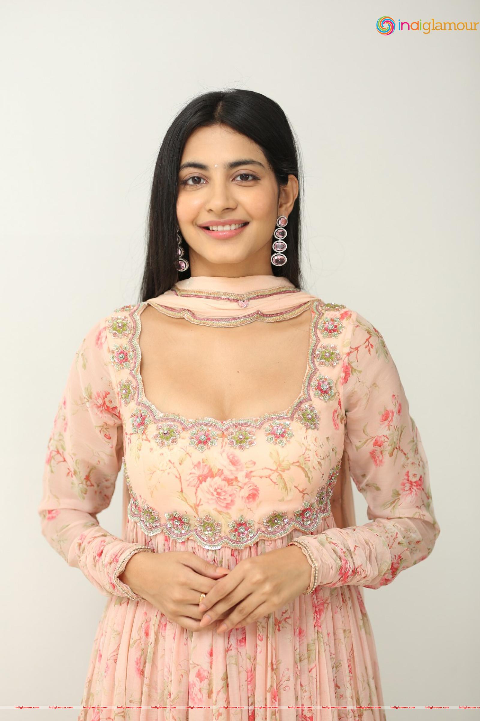 Pragathi Srivastava Actress hd photo