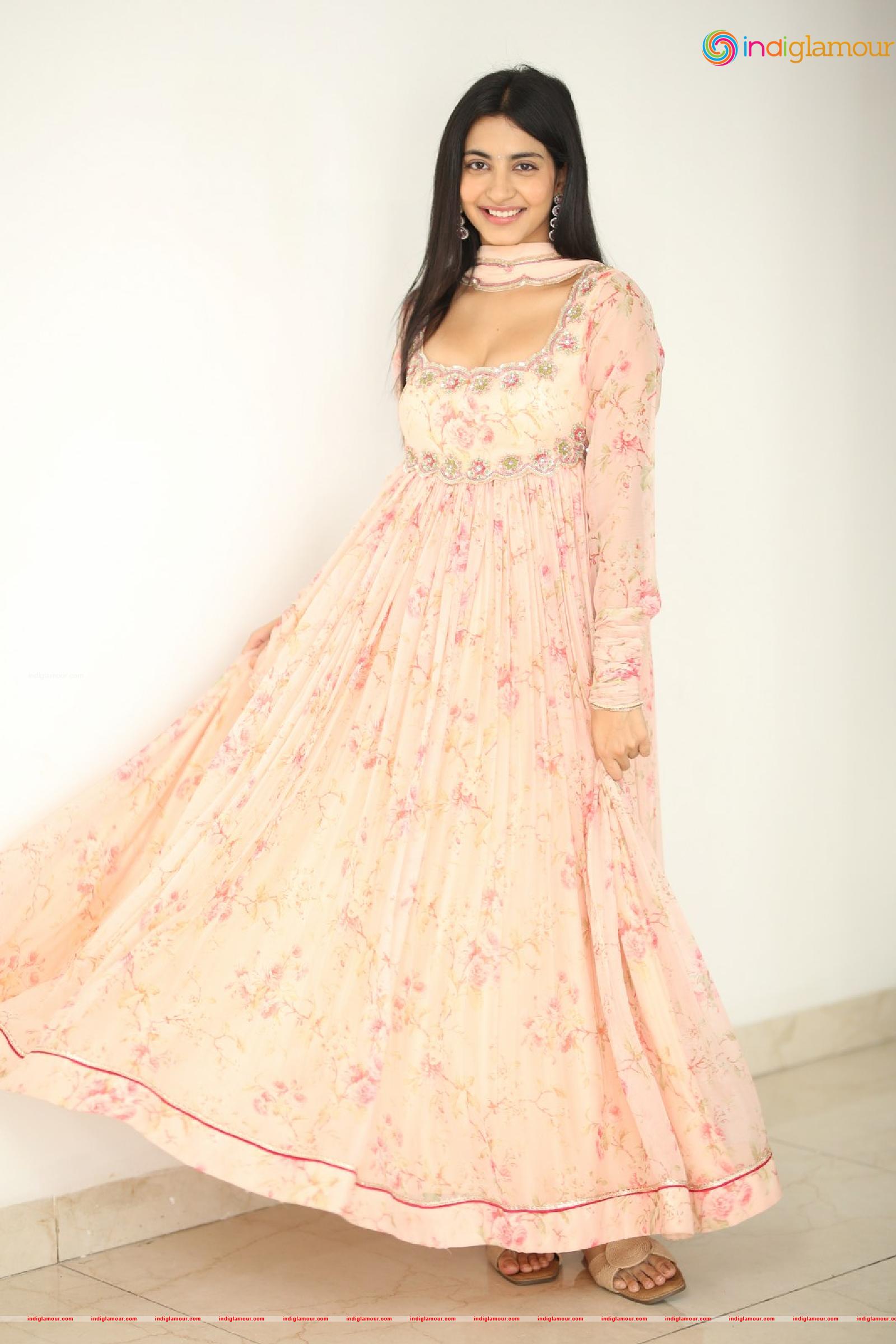 Pragathi Srivastava Actress hd photo