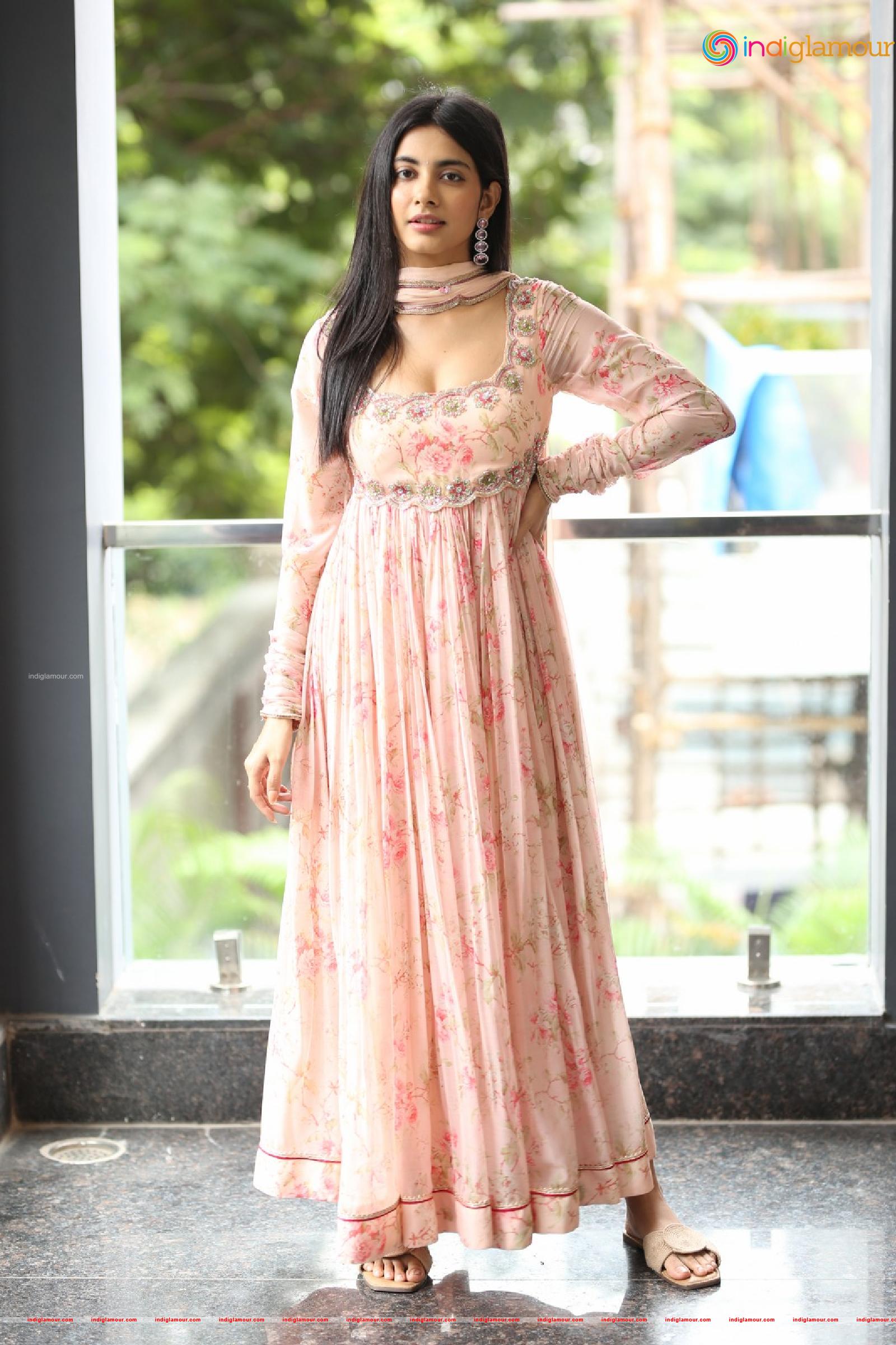 Pragathi Srivastava Actress hd photo