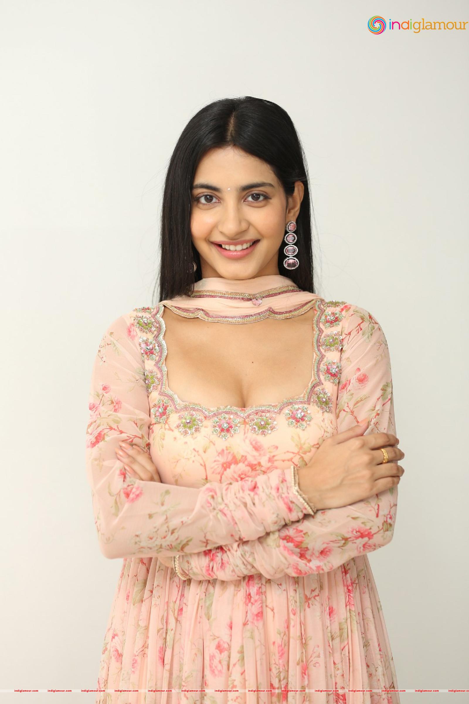 Pragathi Srivastava Actress hd photo