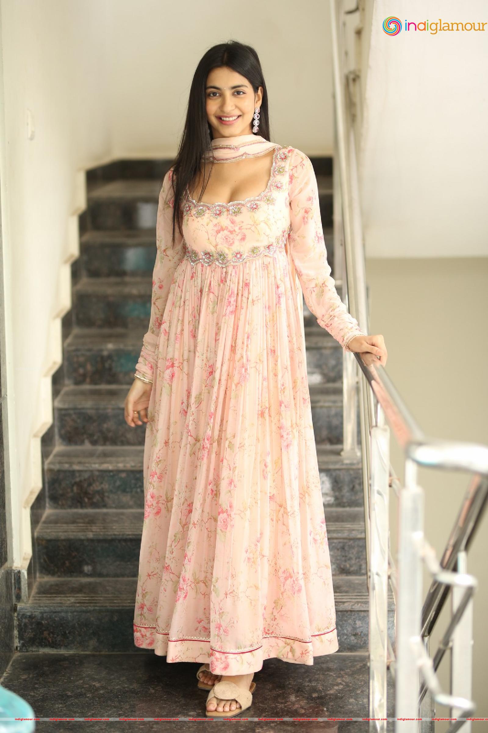 Pragathi Srivastava Actress hd photo
