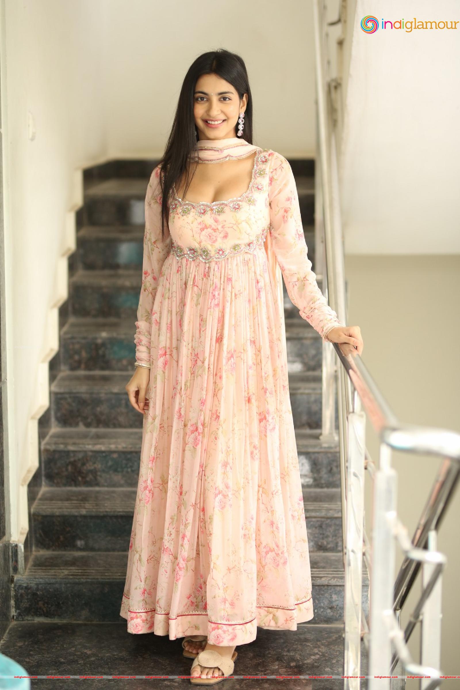 Pragathi Srivastava Actress hd photo