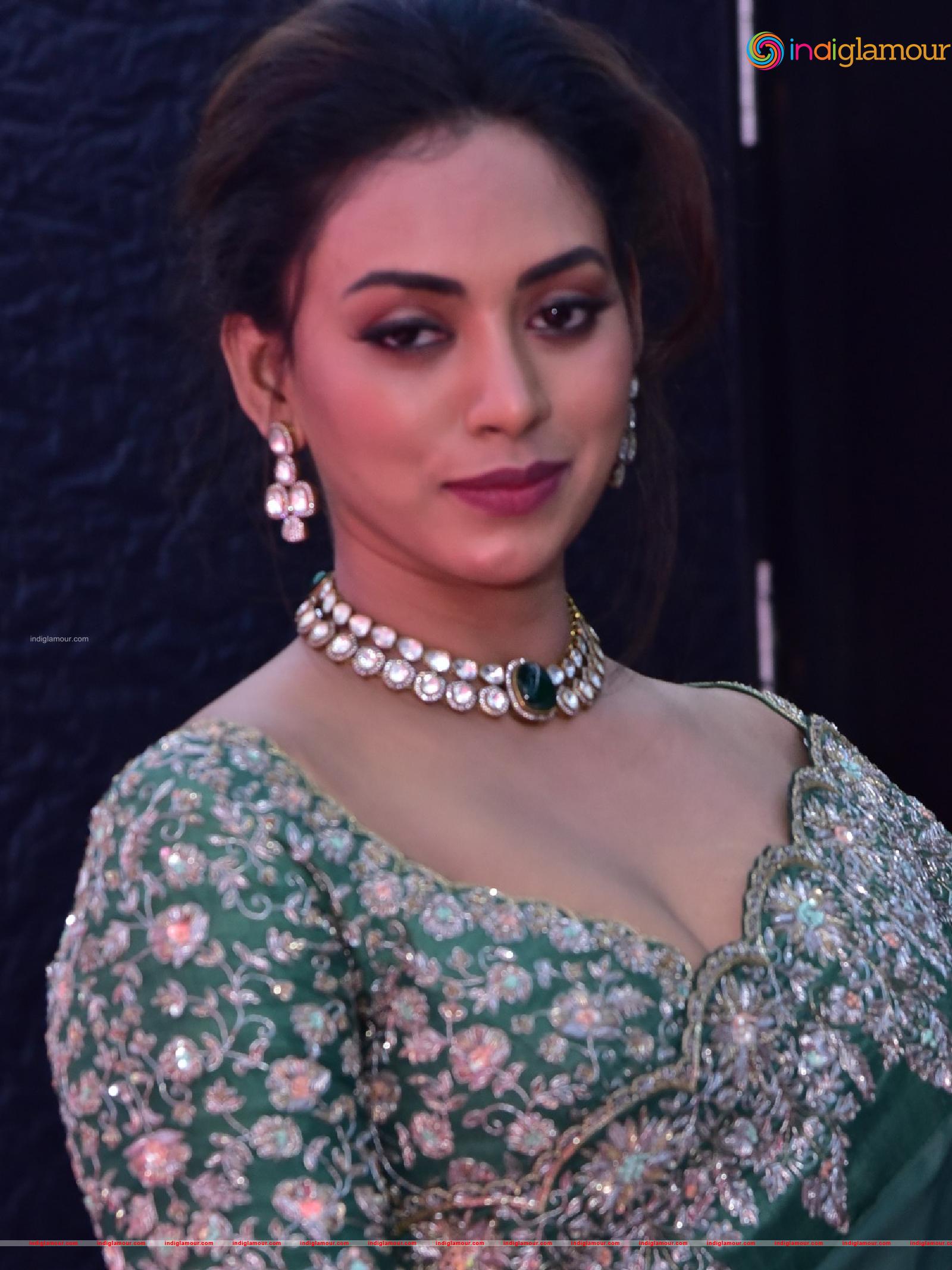 Kamakshi Bhaskarla Actress hd photo