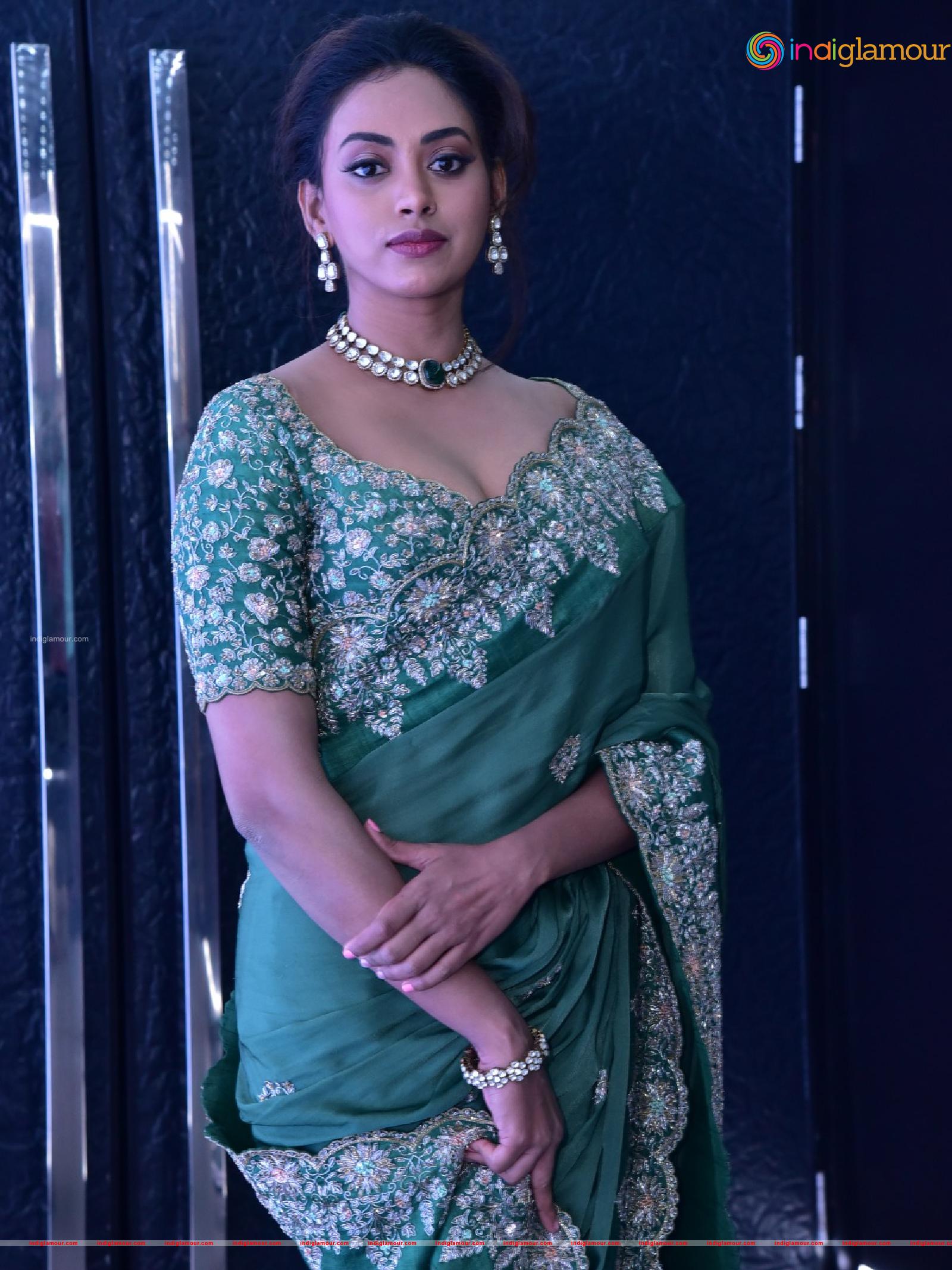 Kamakshi Bhaskarla Actress hd photo
