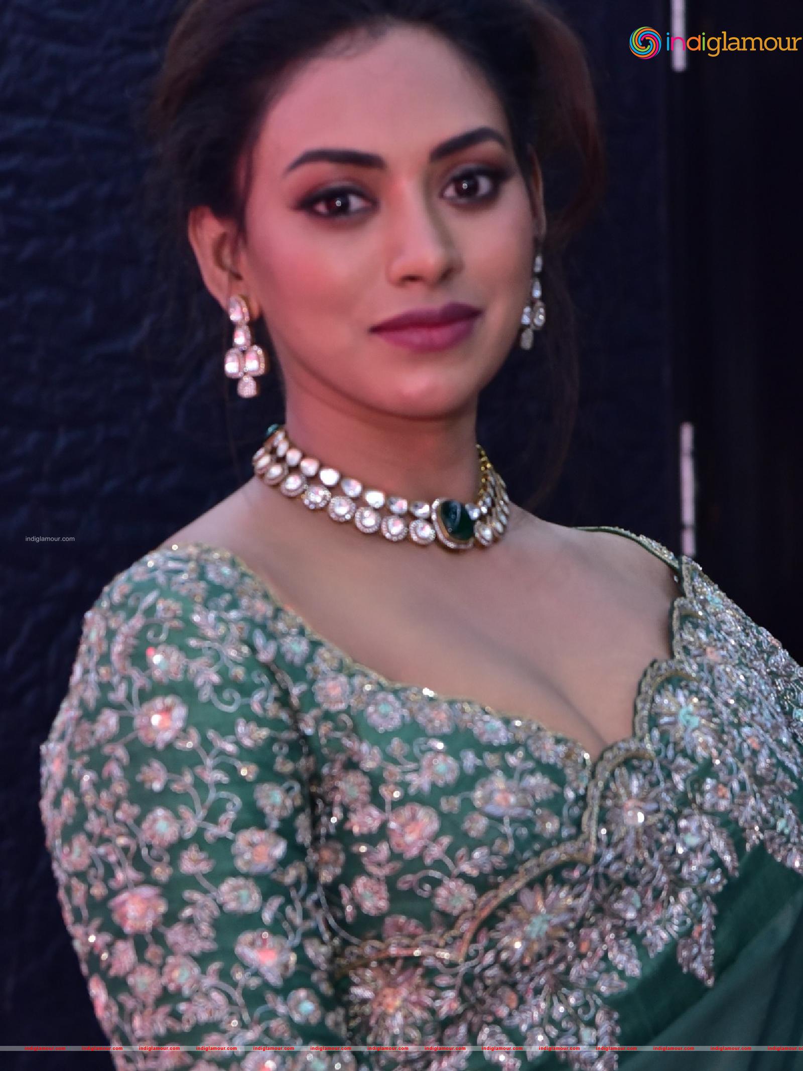 Kamakshi Bhaskarla Actress hd photo