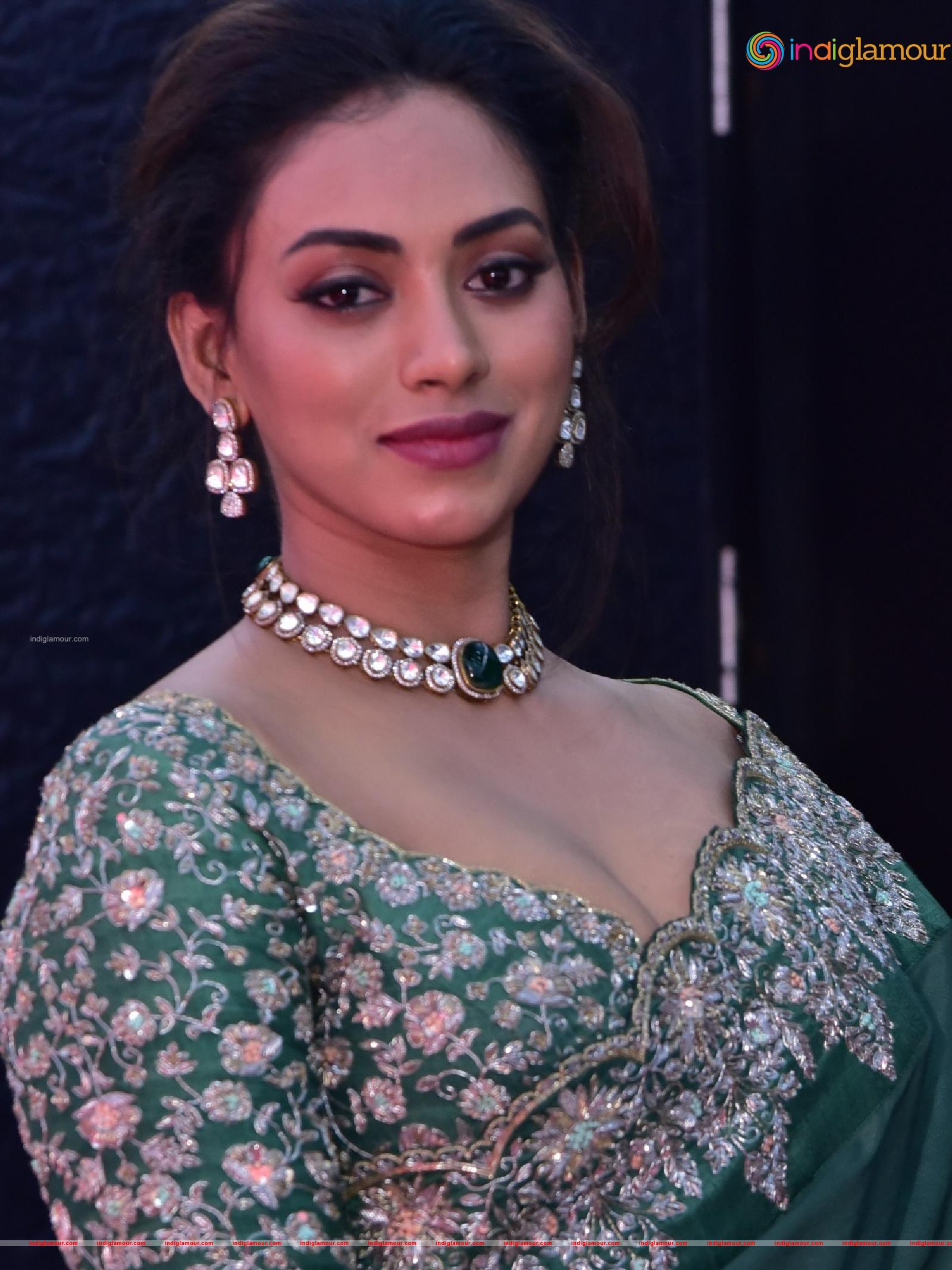 Kamakshi Bhaskarla Actress hd photo