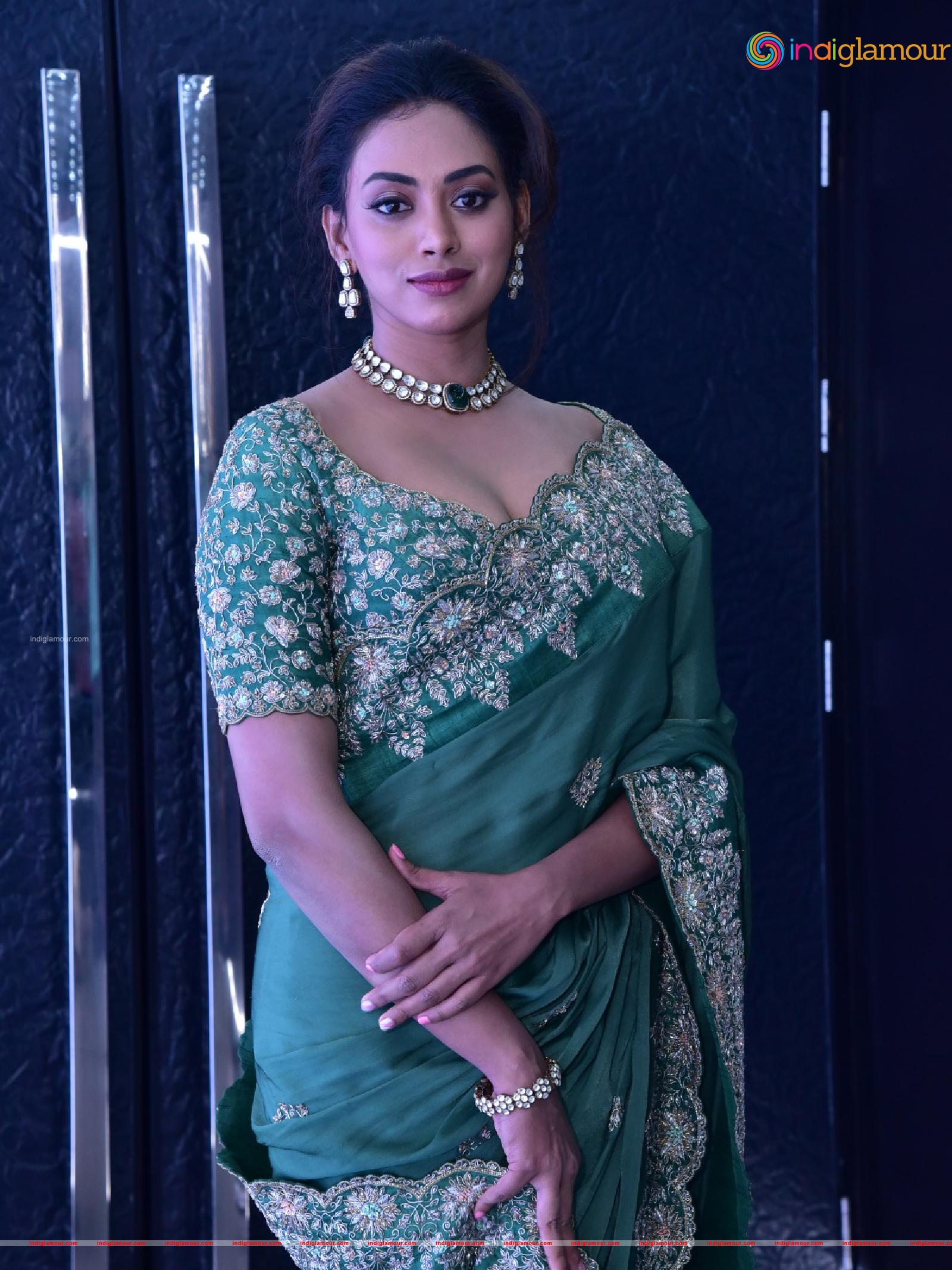Kamakshi Bhaskarla Actress hd photo