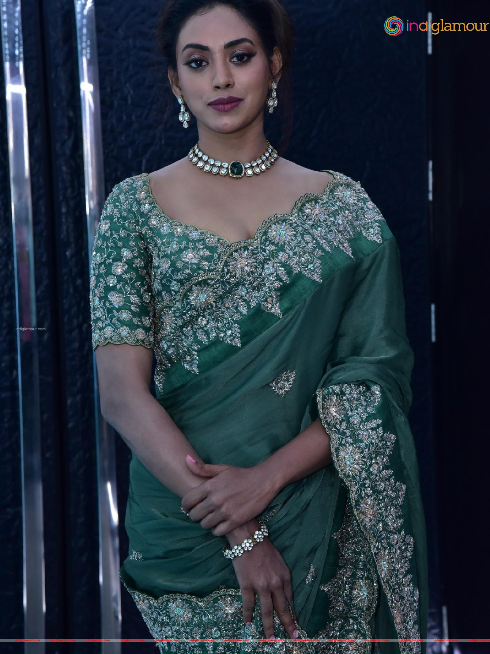 Kamakshi Bhaskarla Actress hd photo