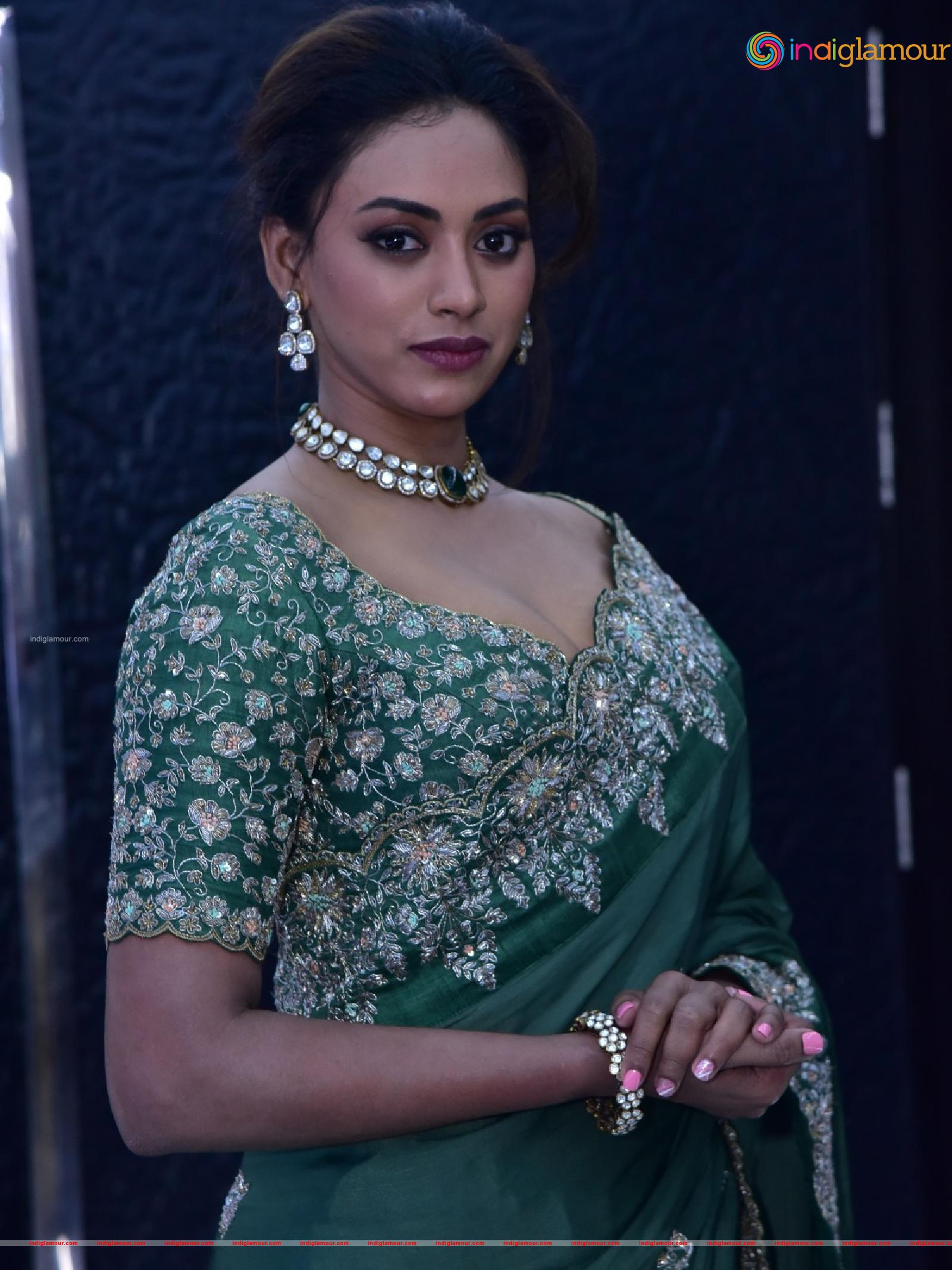 Kamakshi Bhaskarla Actress hd photo