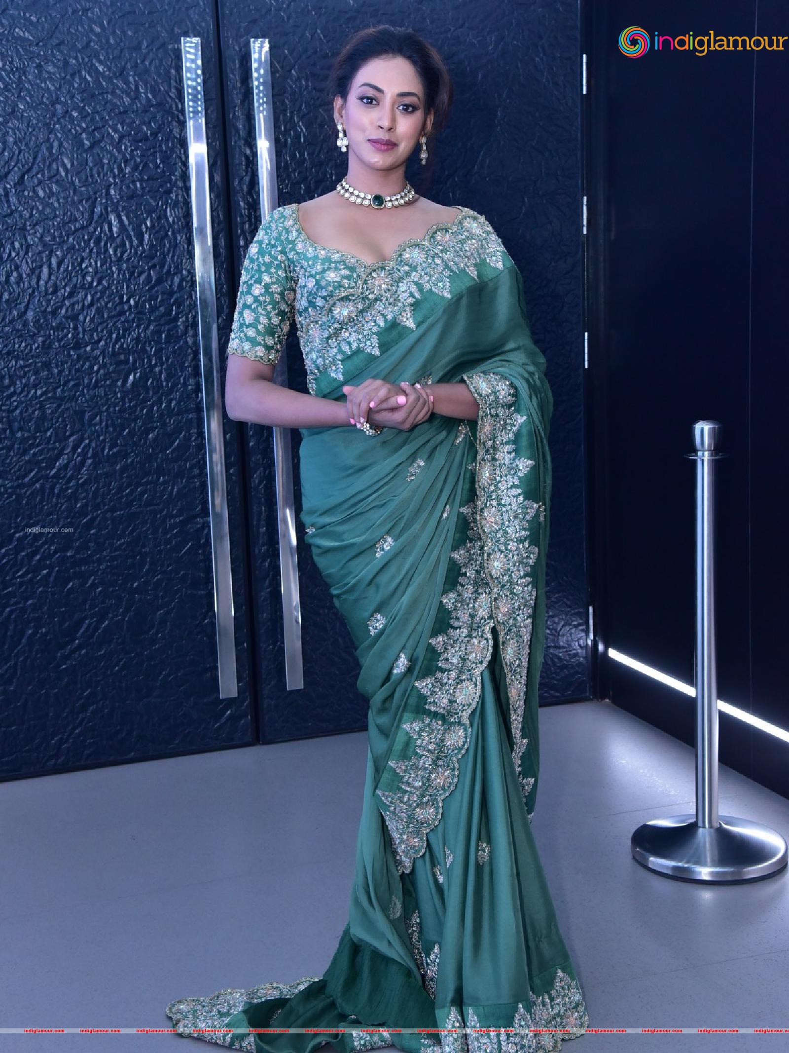 Kamakshi Bhaskarla Actress hd photo