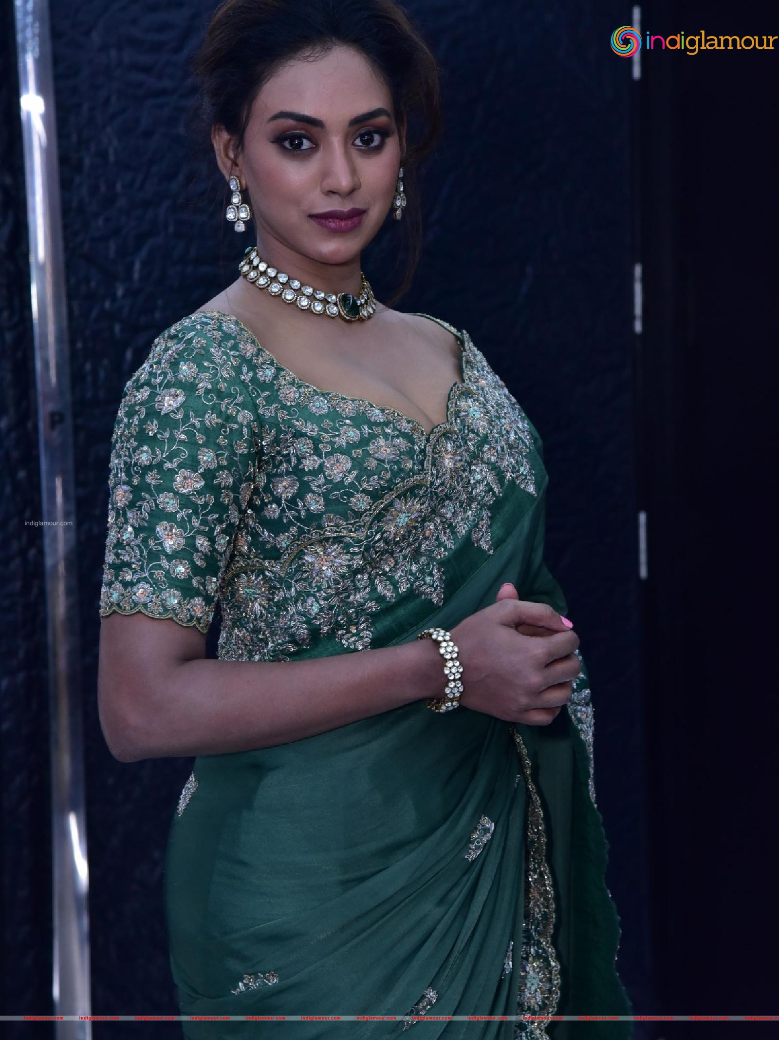Kamakshi Bhaskarla Actress hd photo