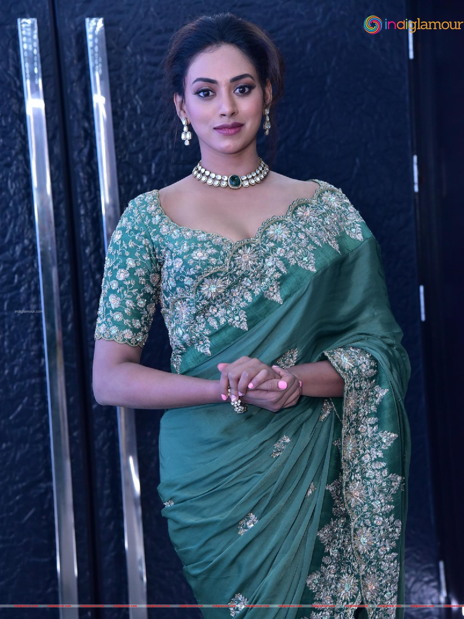 Kamakshi Bhaskarla Actress hd photo