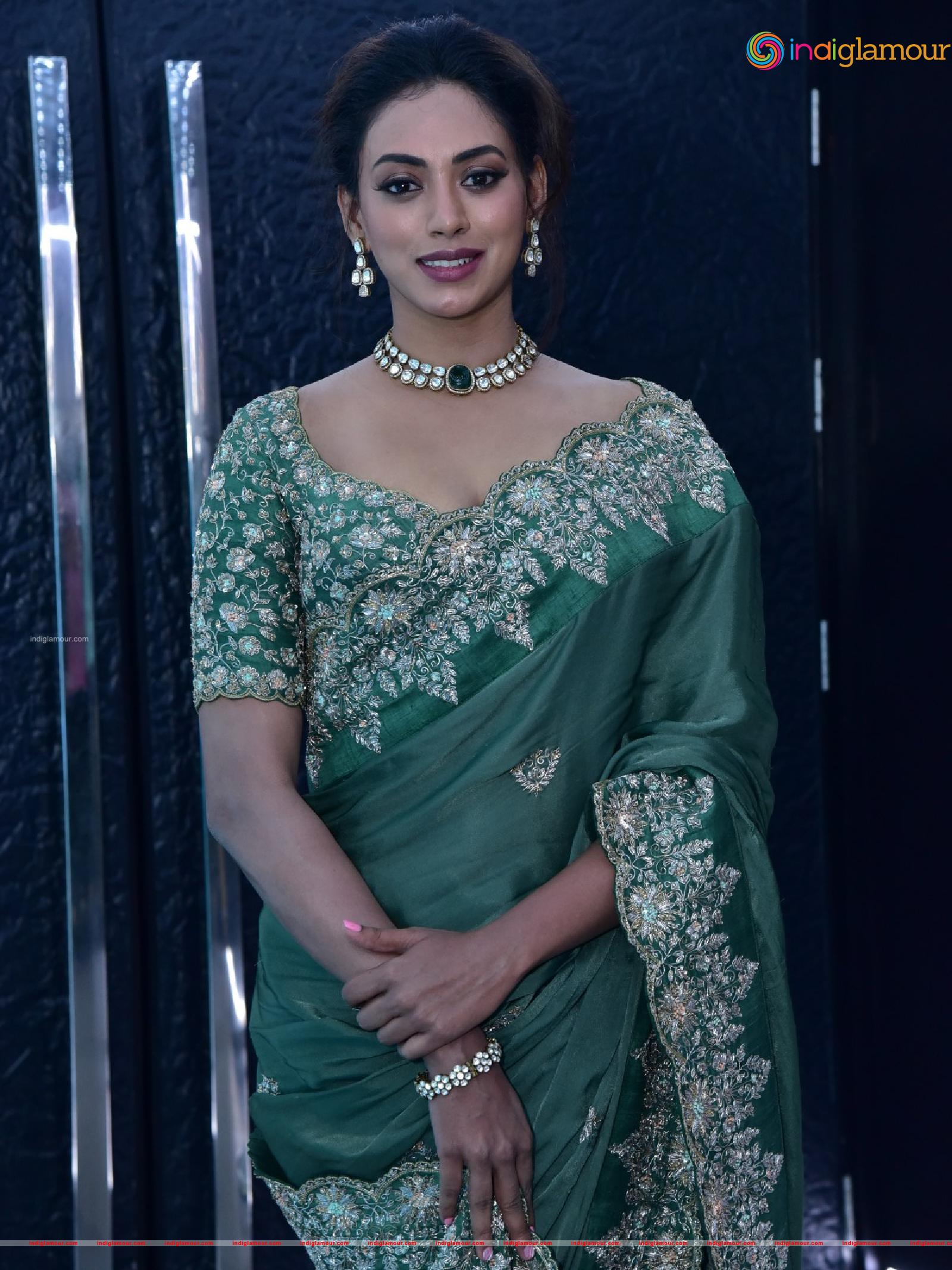 Kamakshi Bhaskarla Actress hd photo