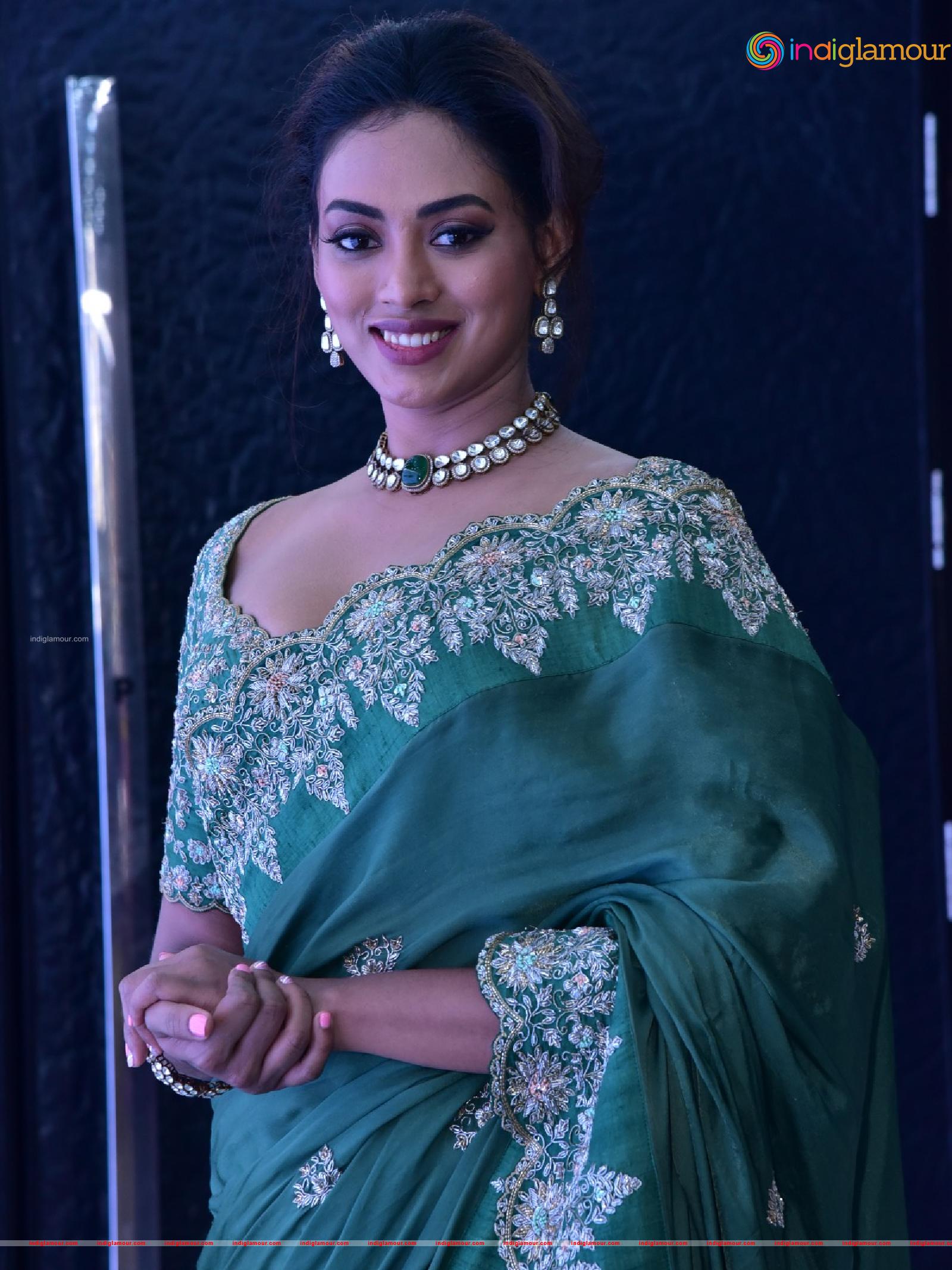 Kamakshi Bhaskarla Actress hd photo