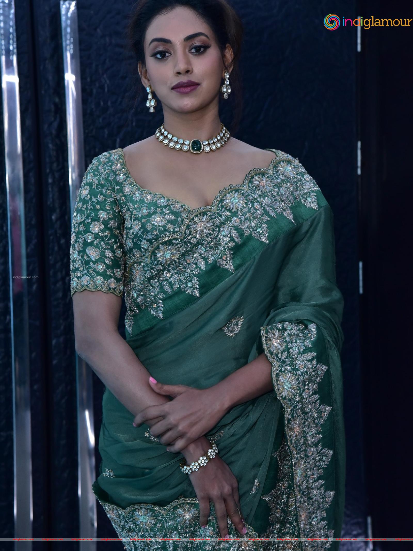 Kamakshi Bhaskarla Actress hd photo
