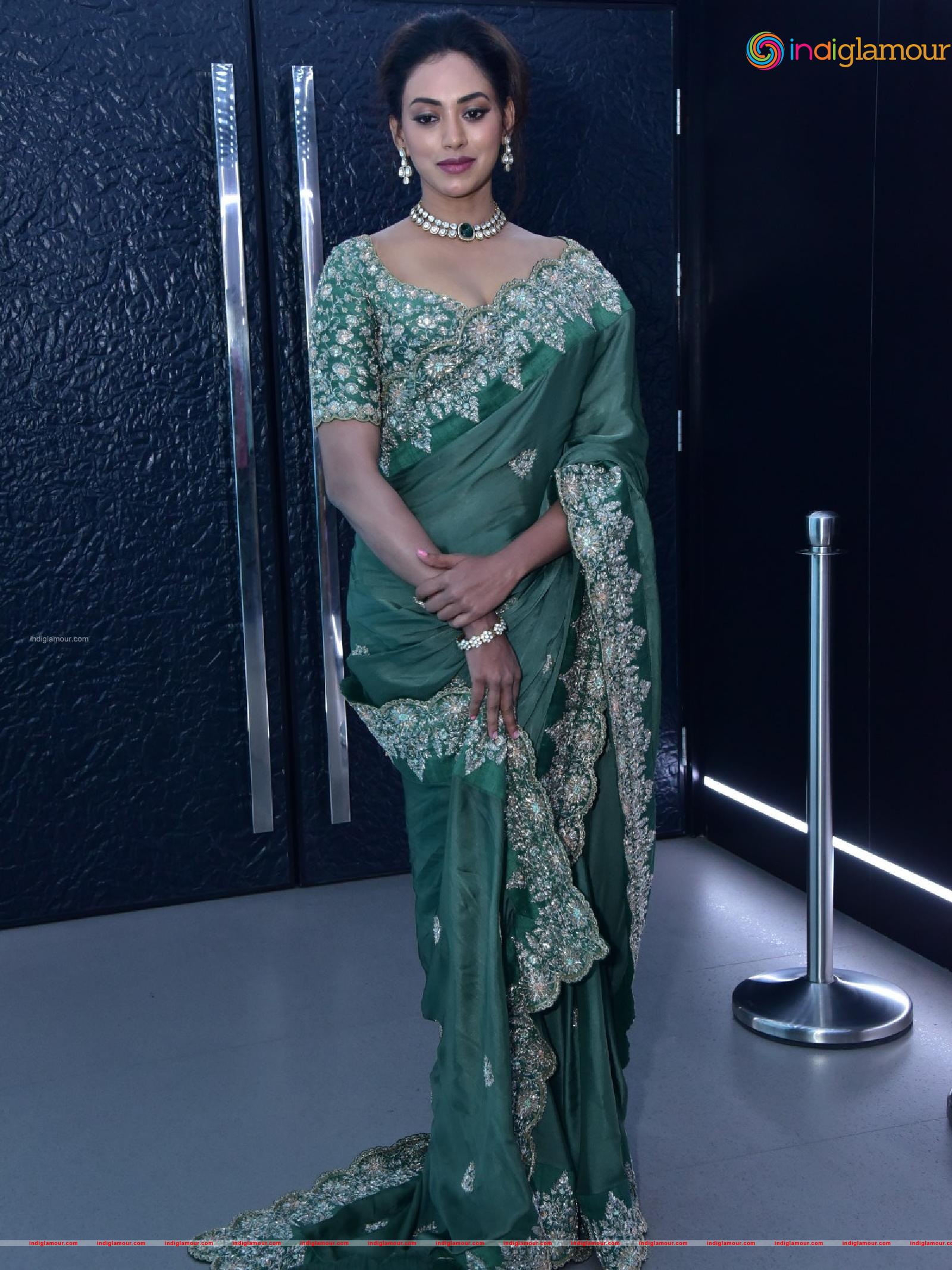 Kamakshi Bhaskarla Actress hd photo