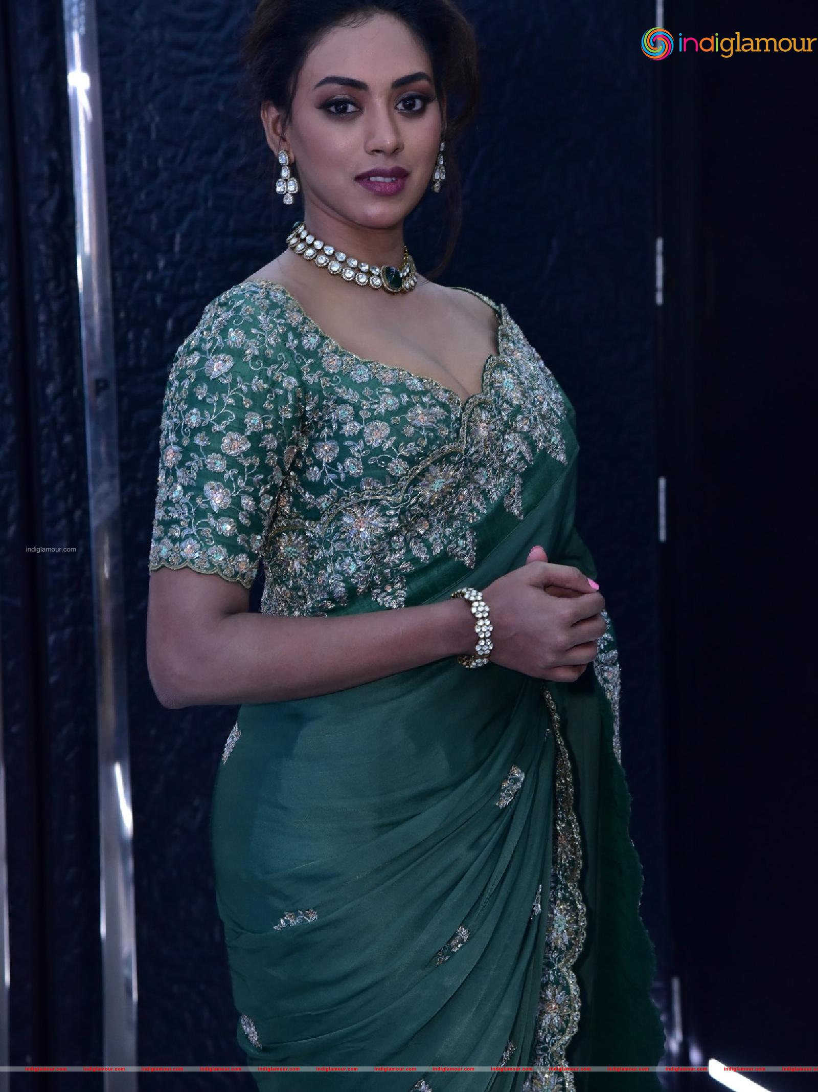 Kamakshi Bhaskarla Actress hd photo