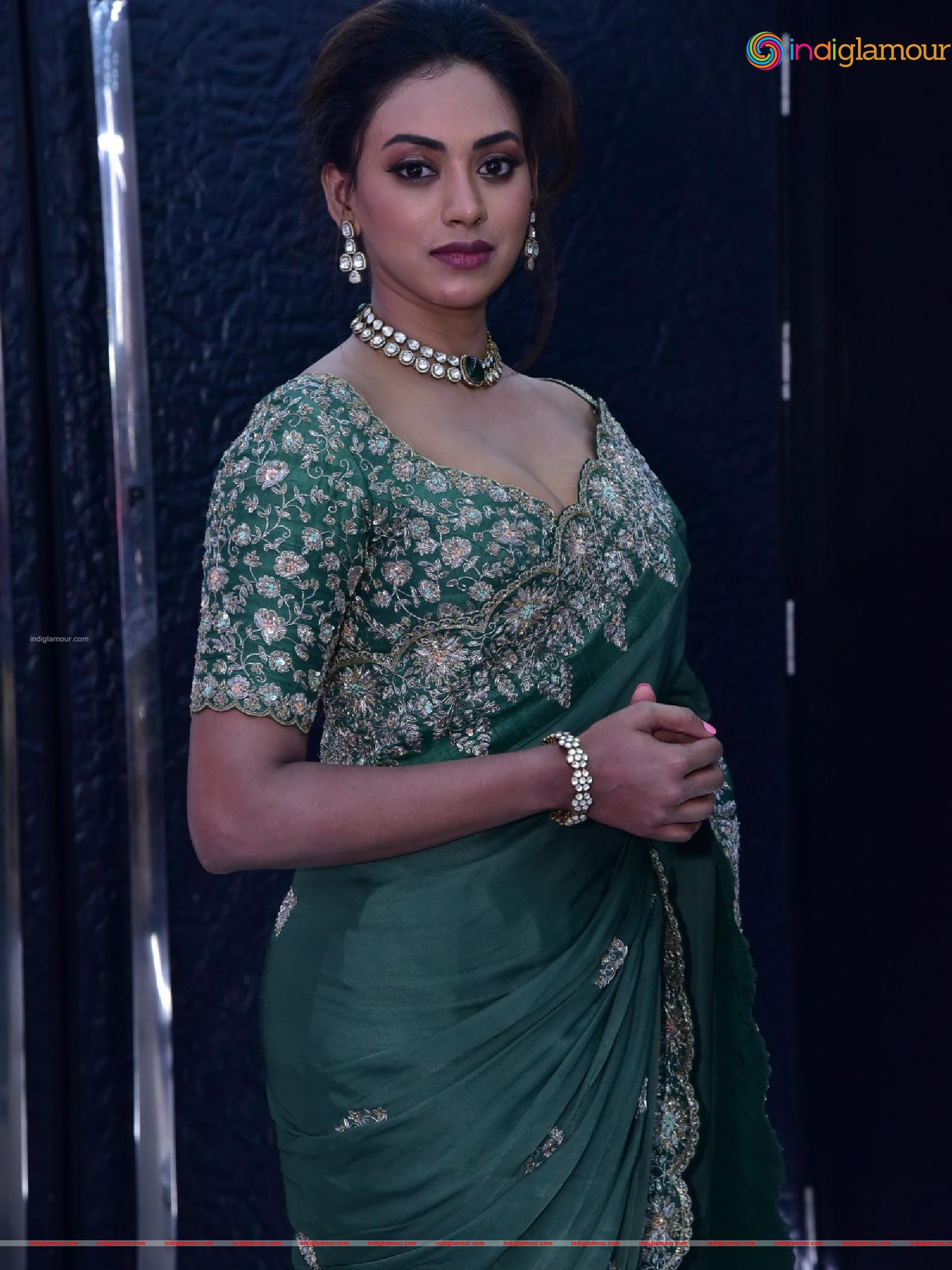 Kamakshi Bhaskarla Actress hd photo