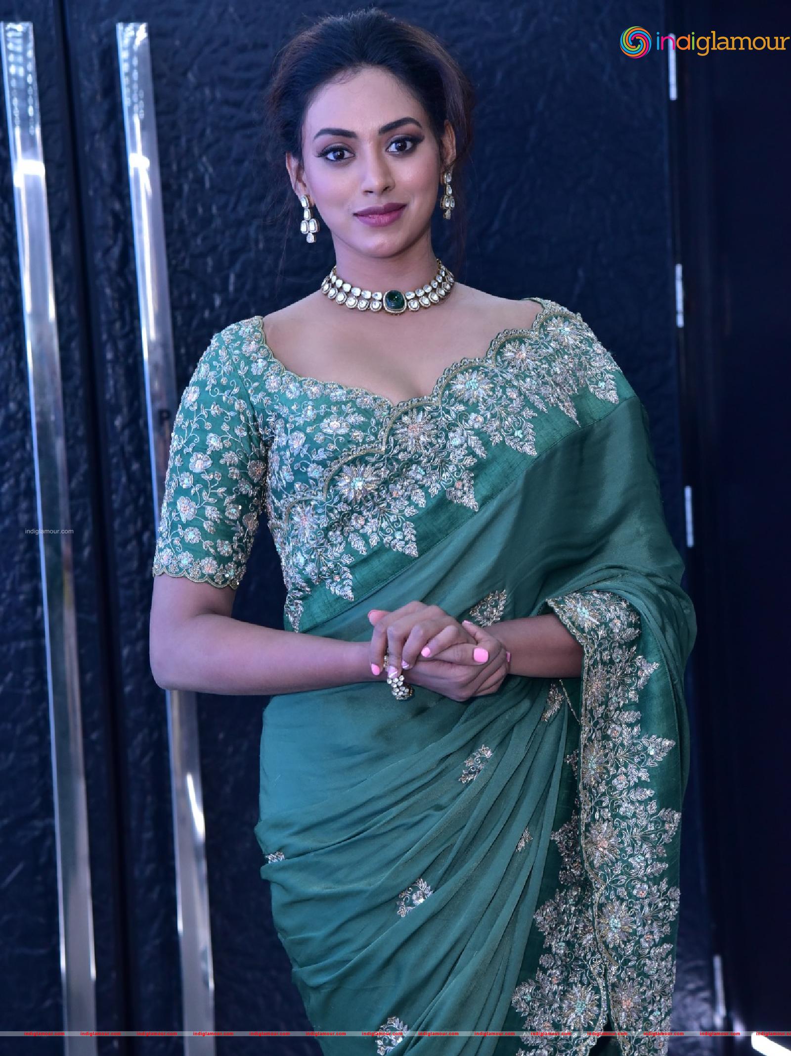 Kamakshi Bhaskarla Actress hd photo