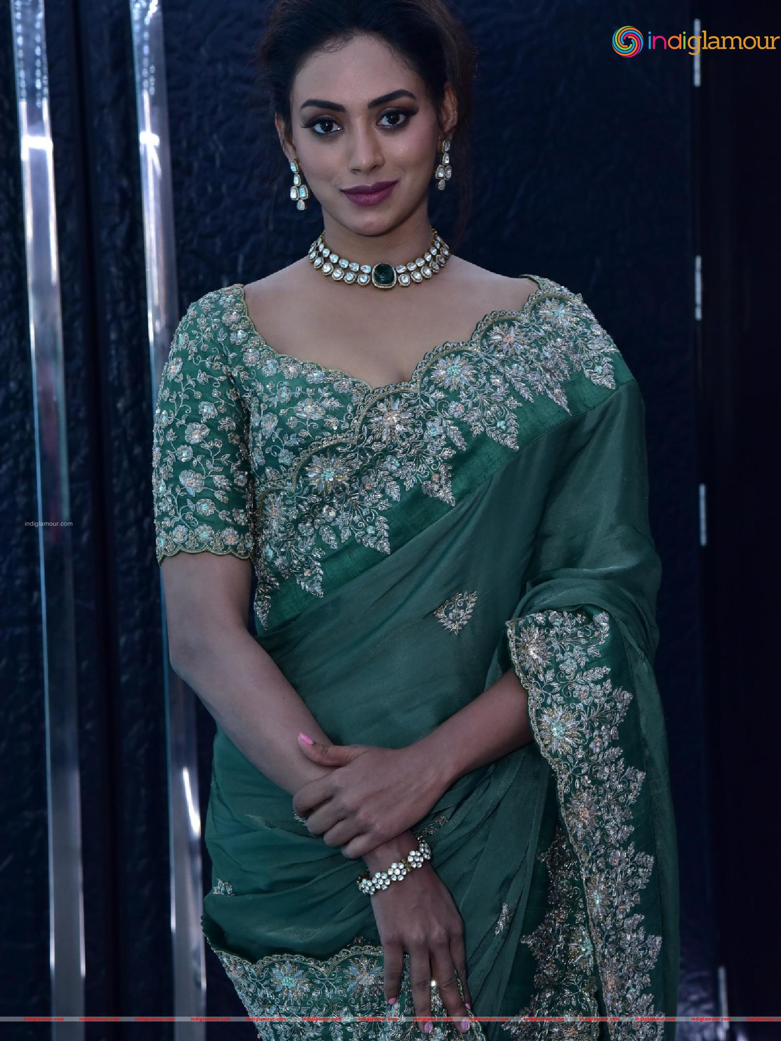 Kamakshi Bhaskarla Actress hd photo