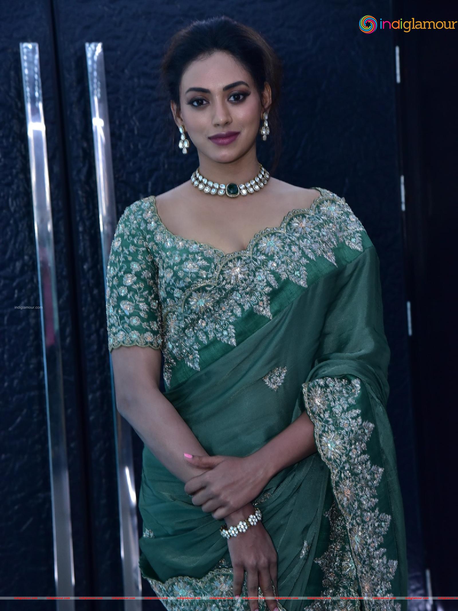 Kamakshi Bhaskarla Actress hd photo